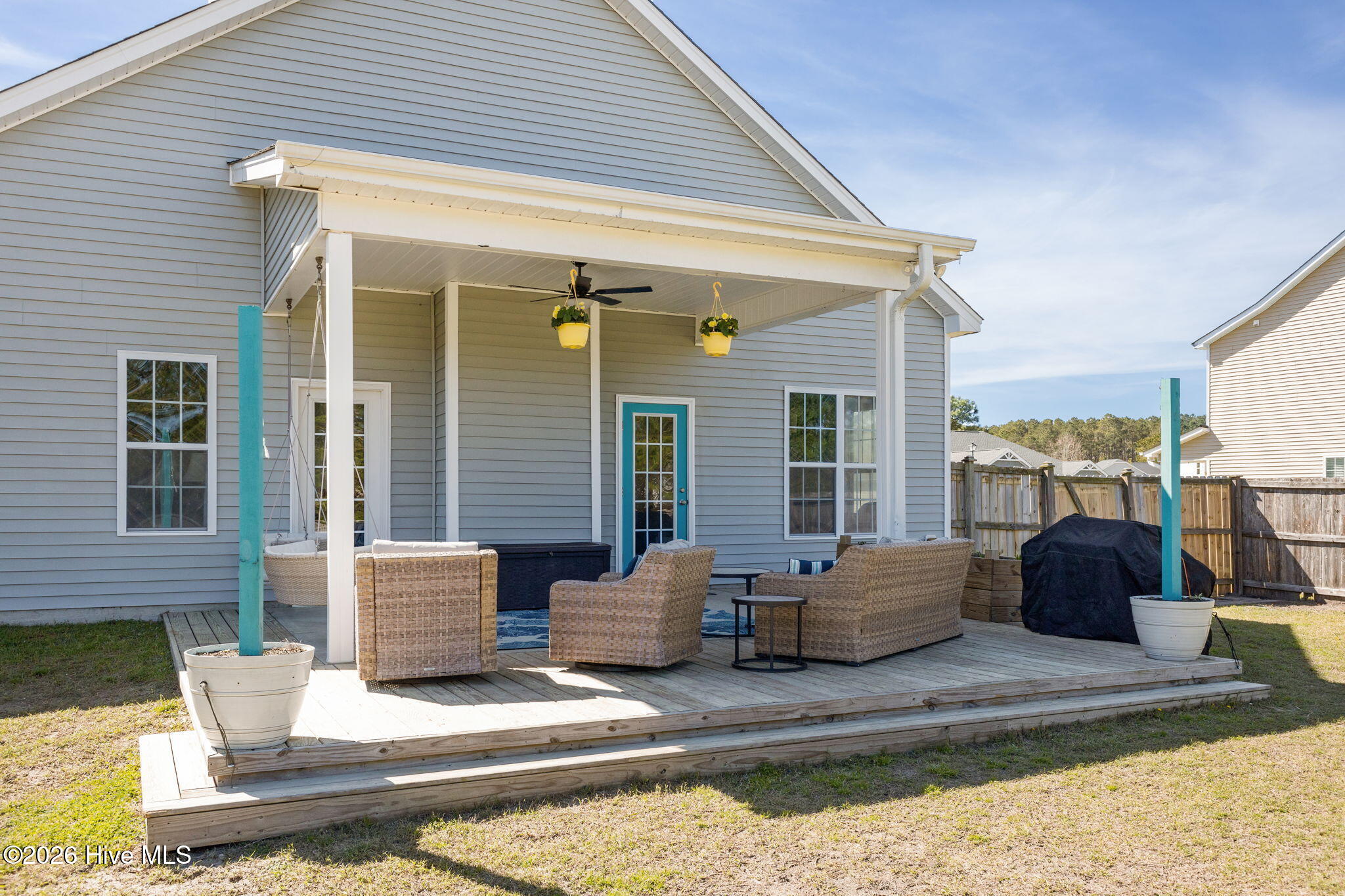 100561440 | Photo 23