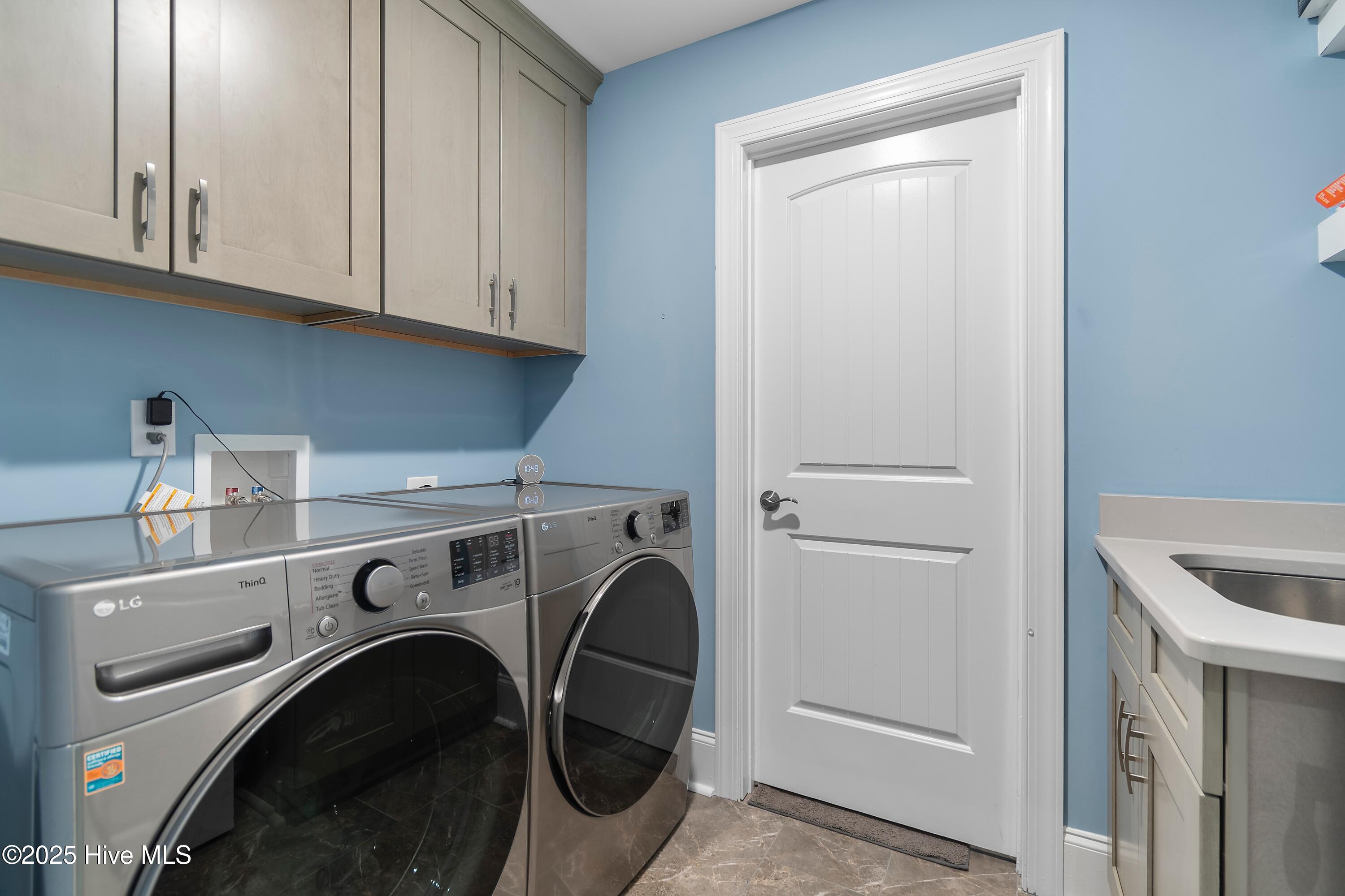 100518411 | Photo 42