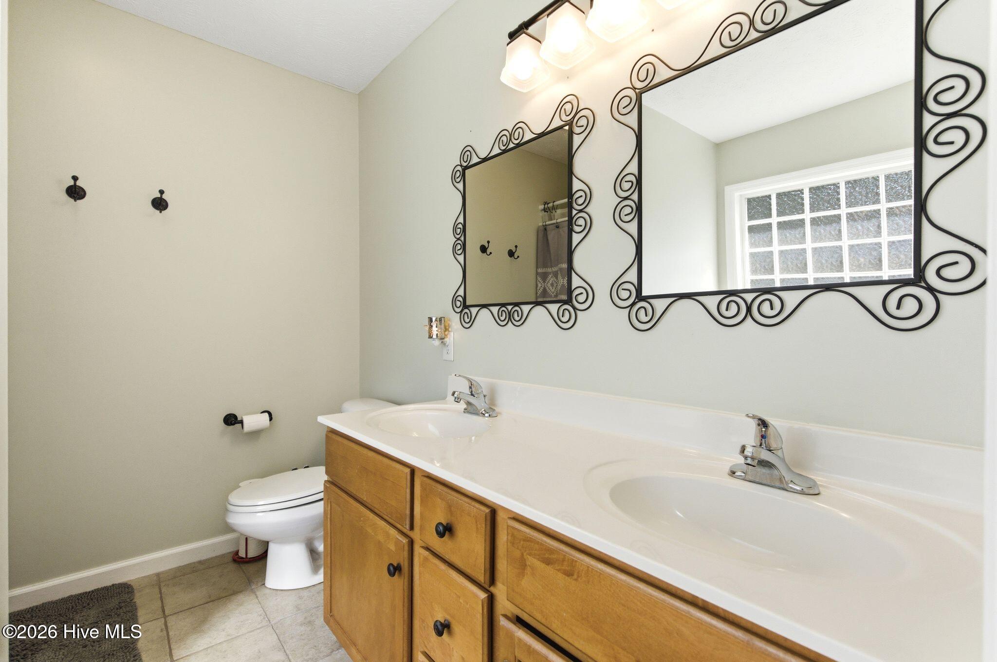 100561408 | Photo 37