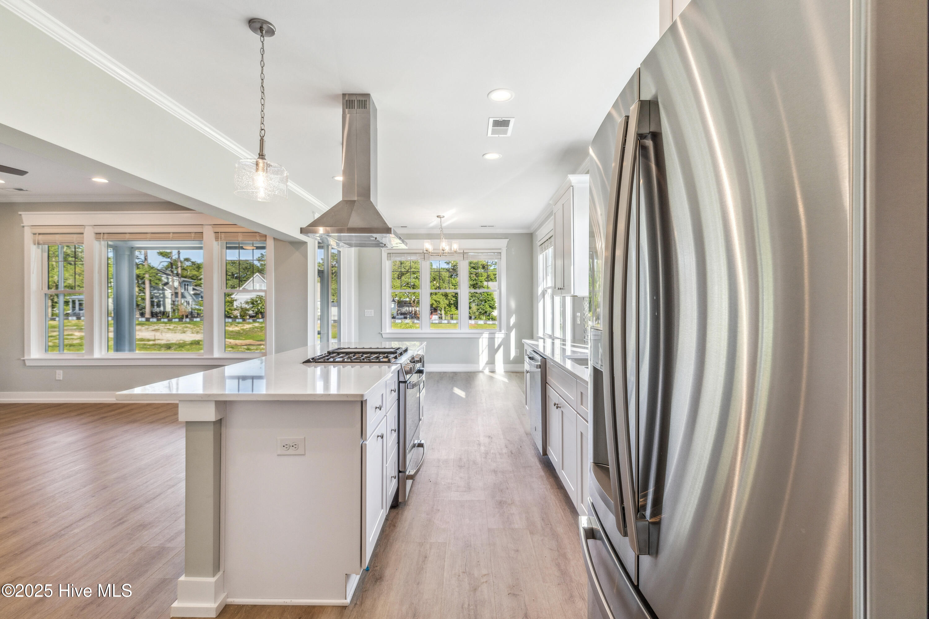 100546665 | Photo 24