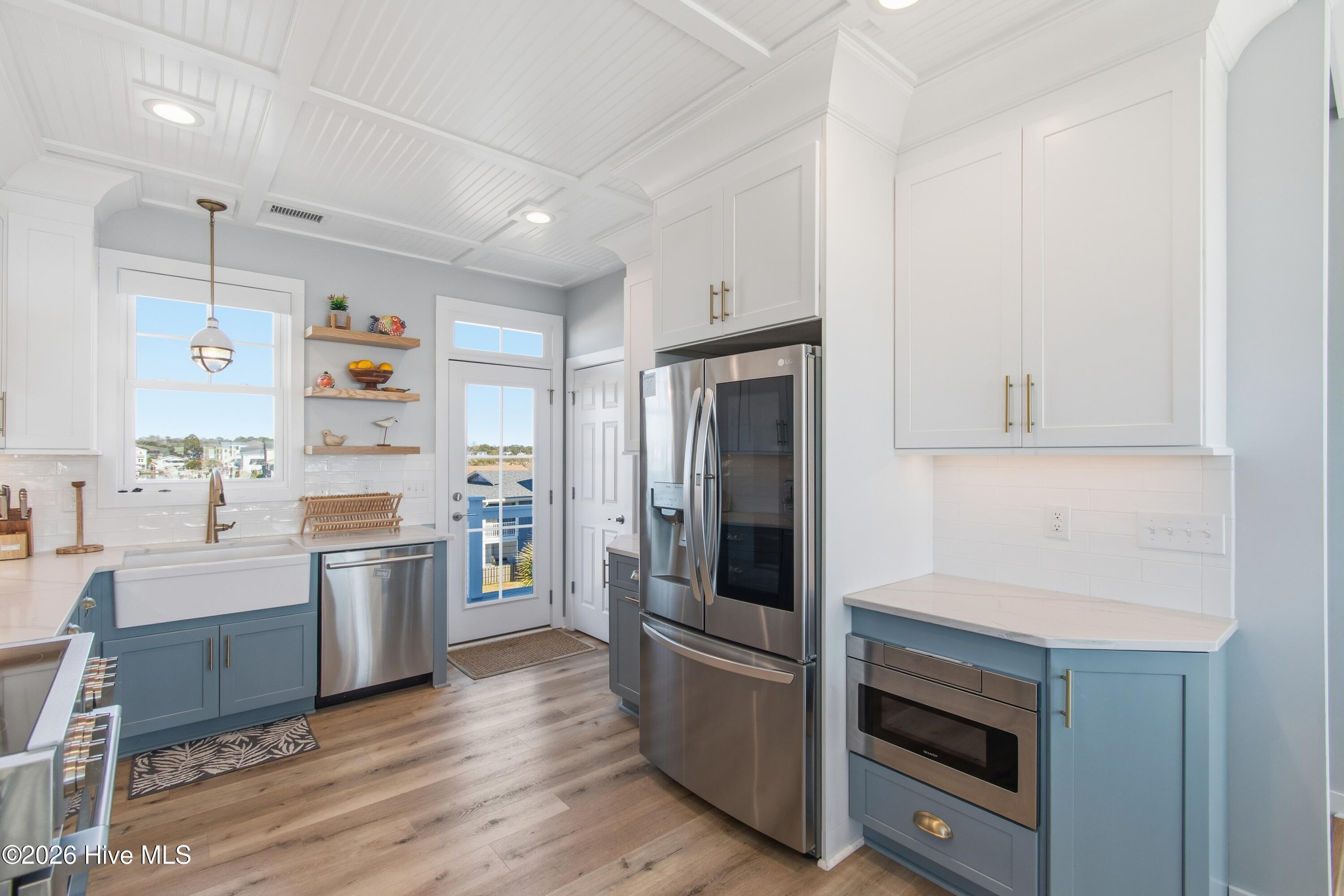 100547553 | Photo 43