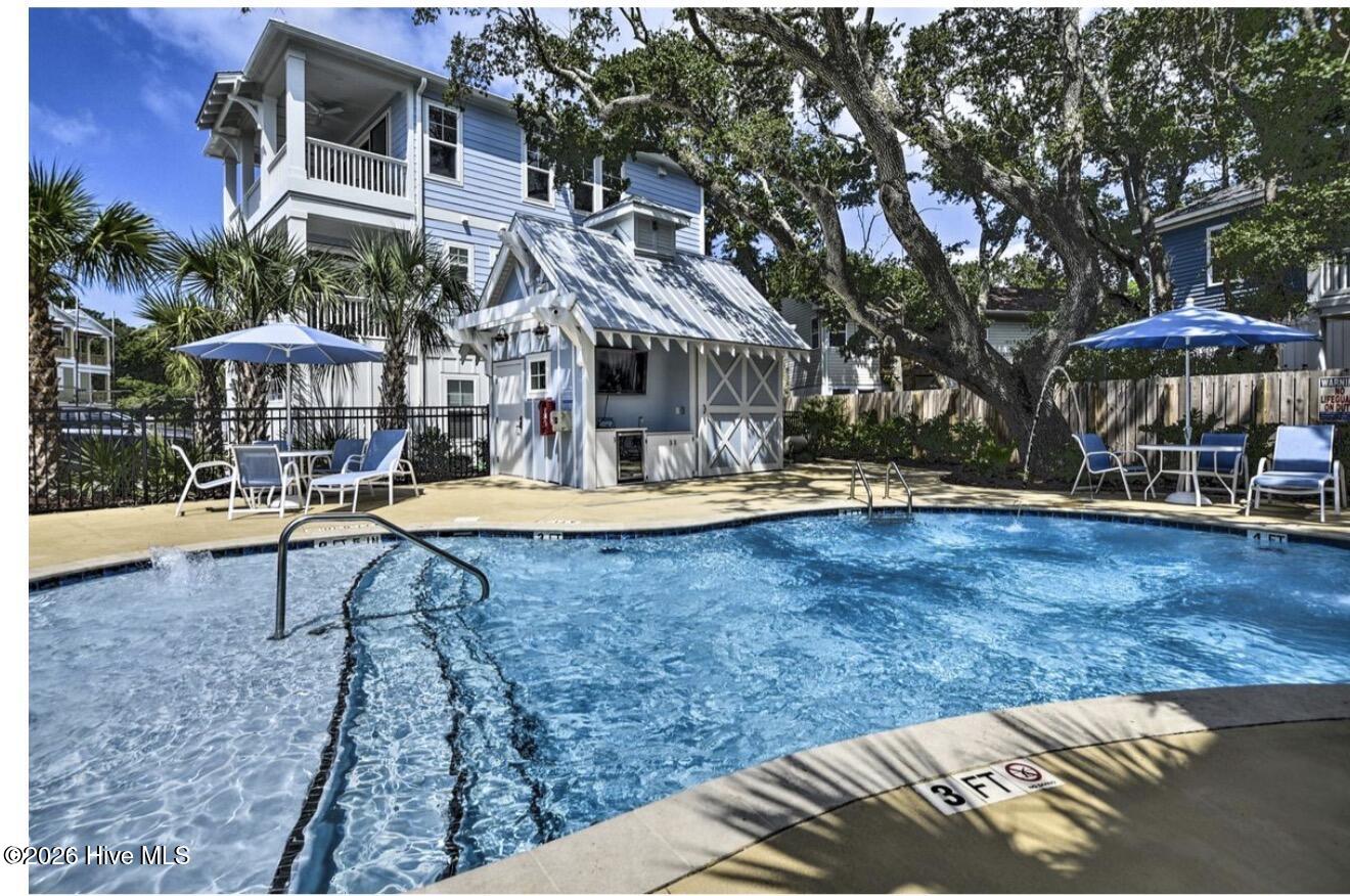 100563355 | Photo 48