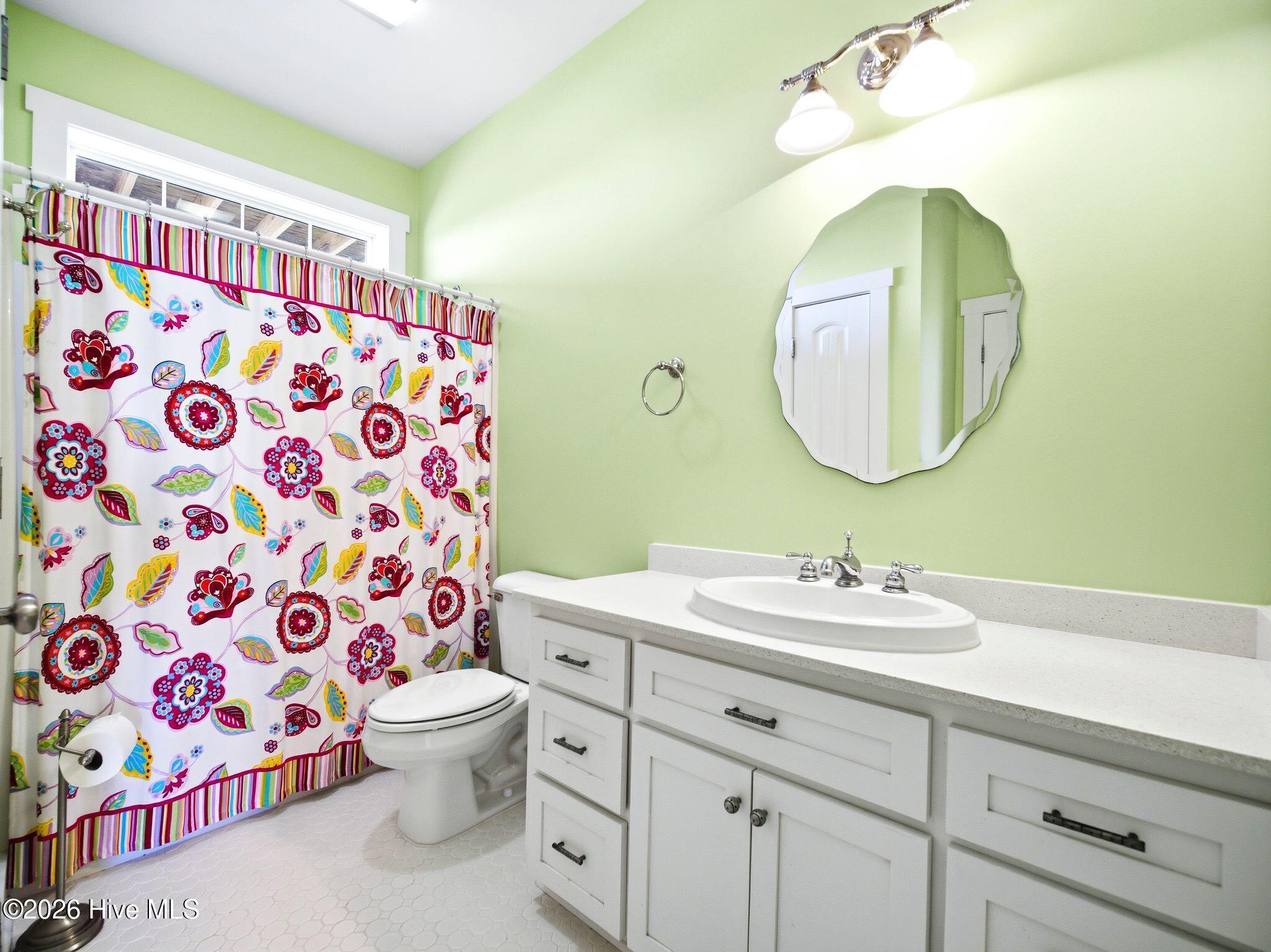 100569349 | Photo 47