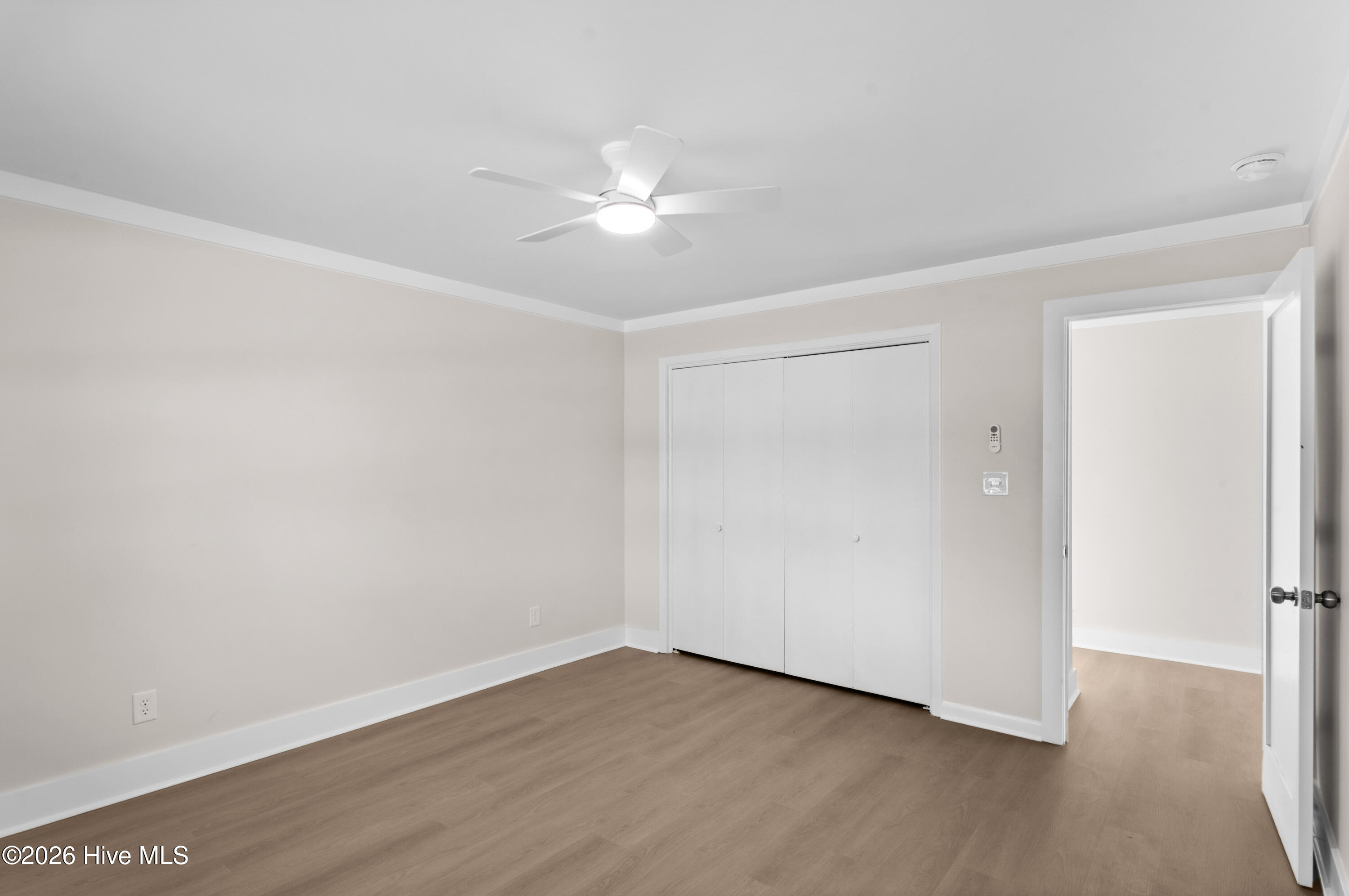 100561739 | Photo 25