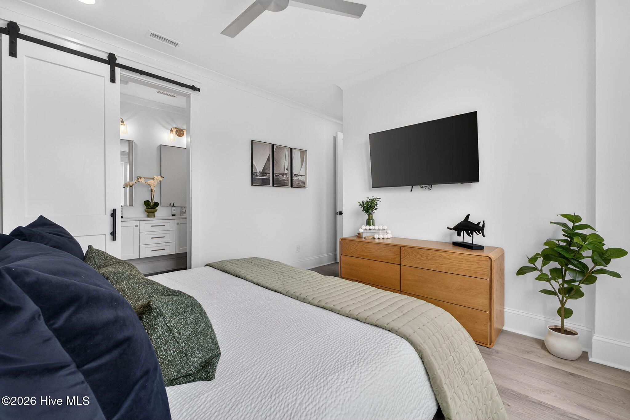 100543300 | Photo 16