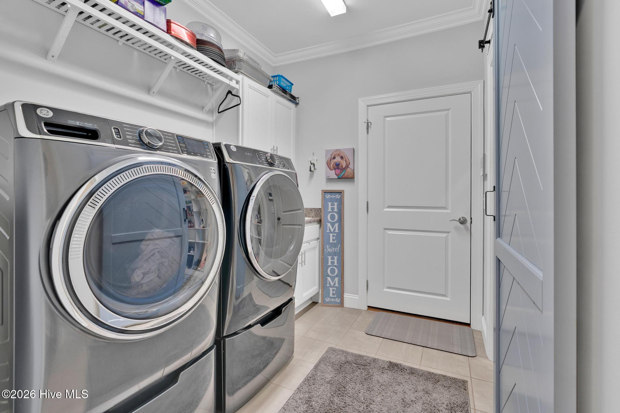 100549204 | Photo 36