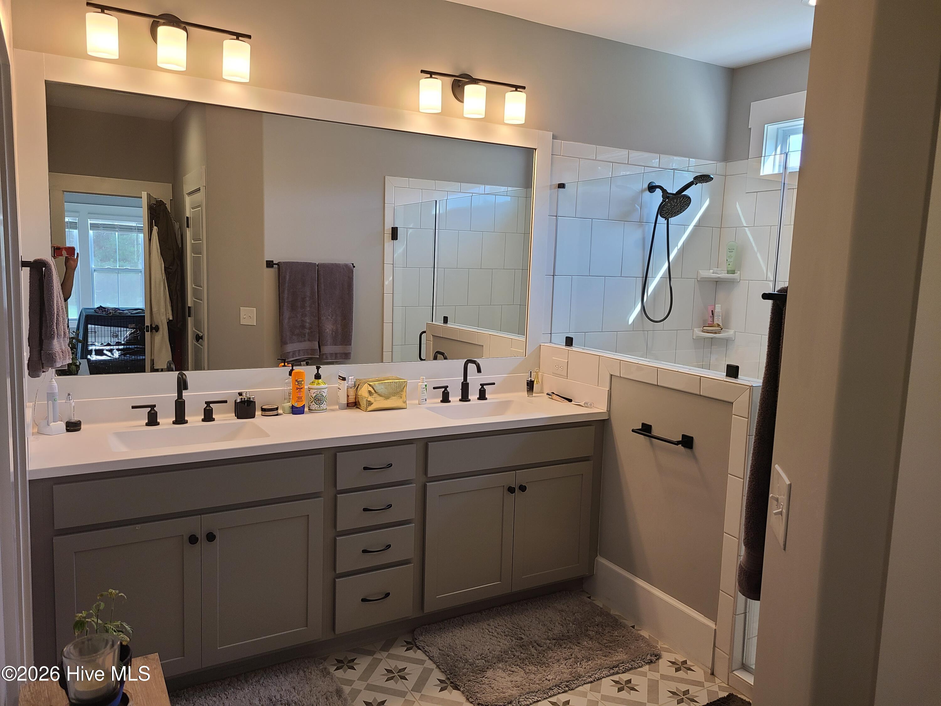 100555178 | Photo 14