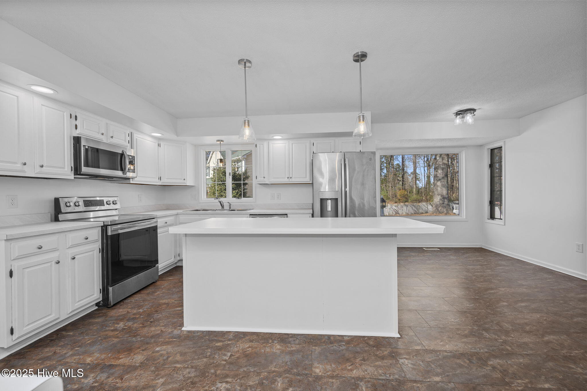 100545145 | Photo 19