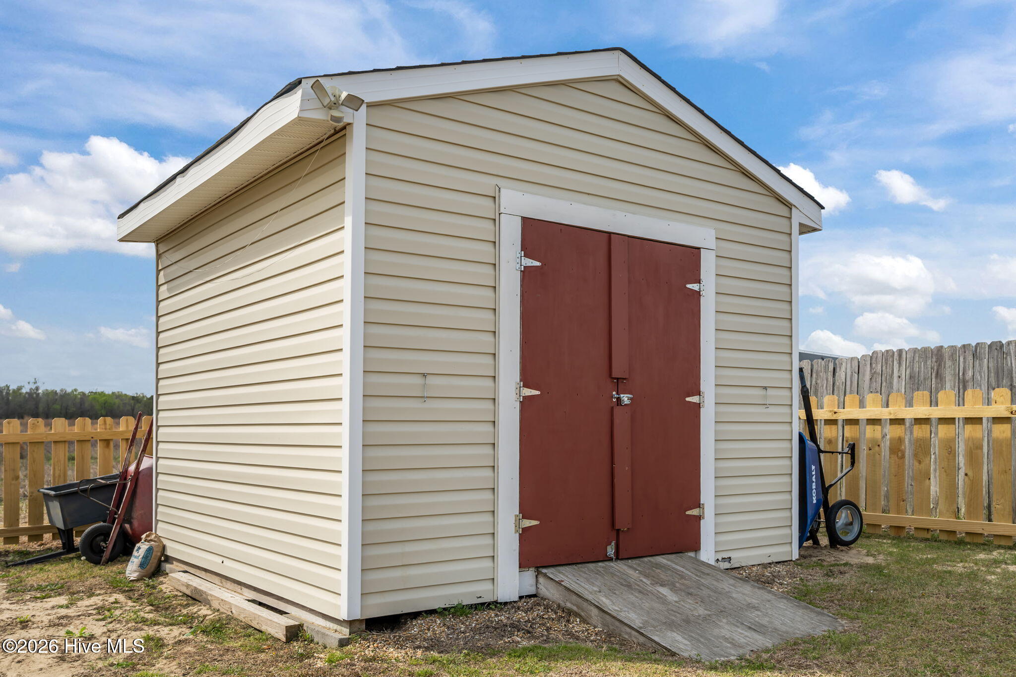 100560524 | Photo 51