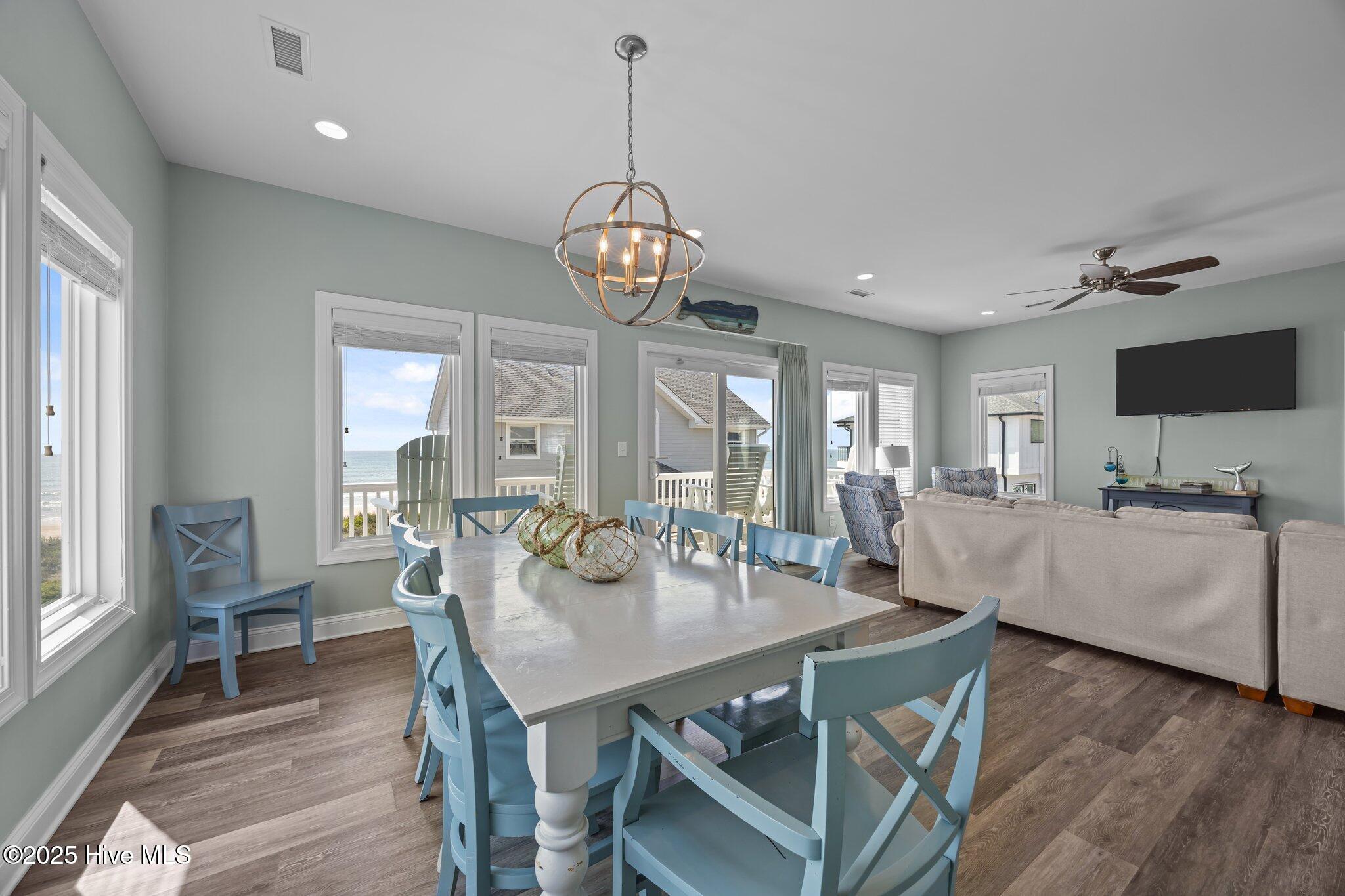 100535053 | Photo 49