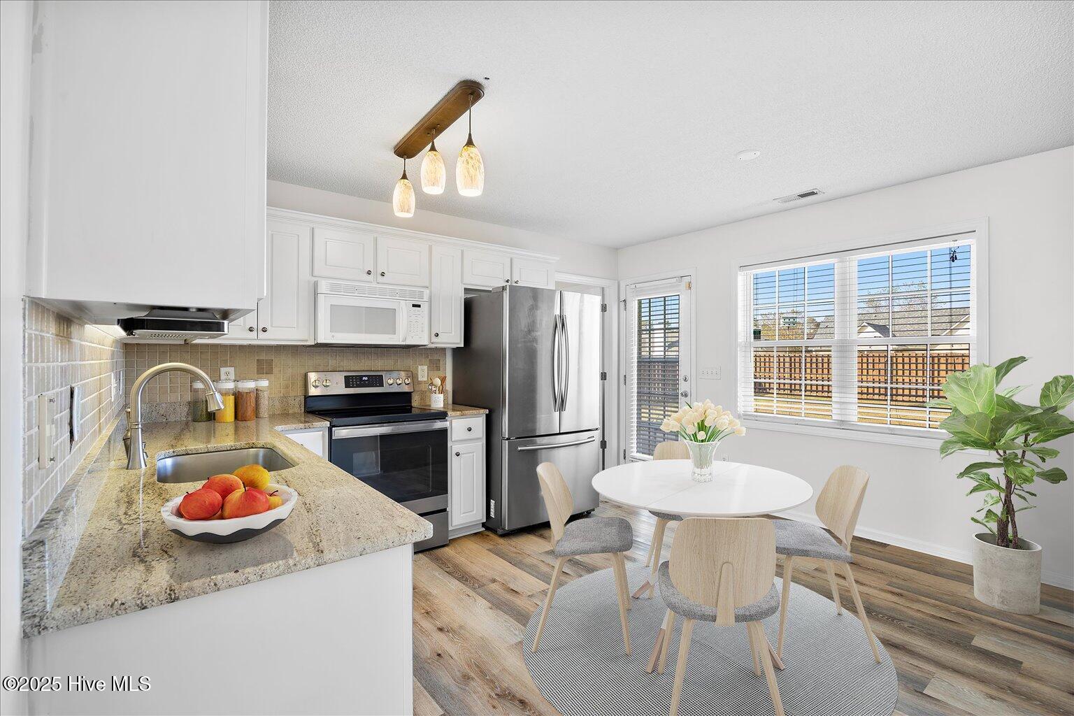 100540475 | Photo 10