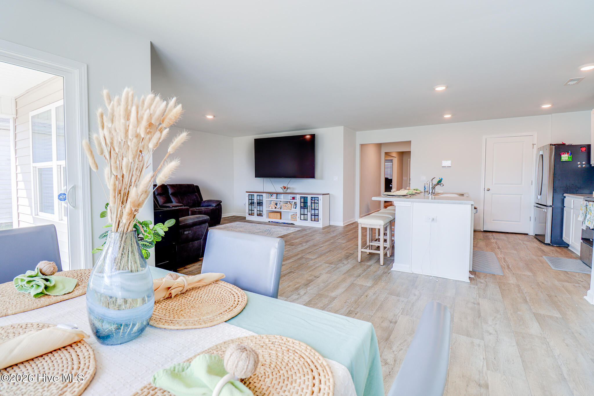 100569775 | Photo 11