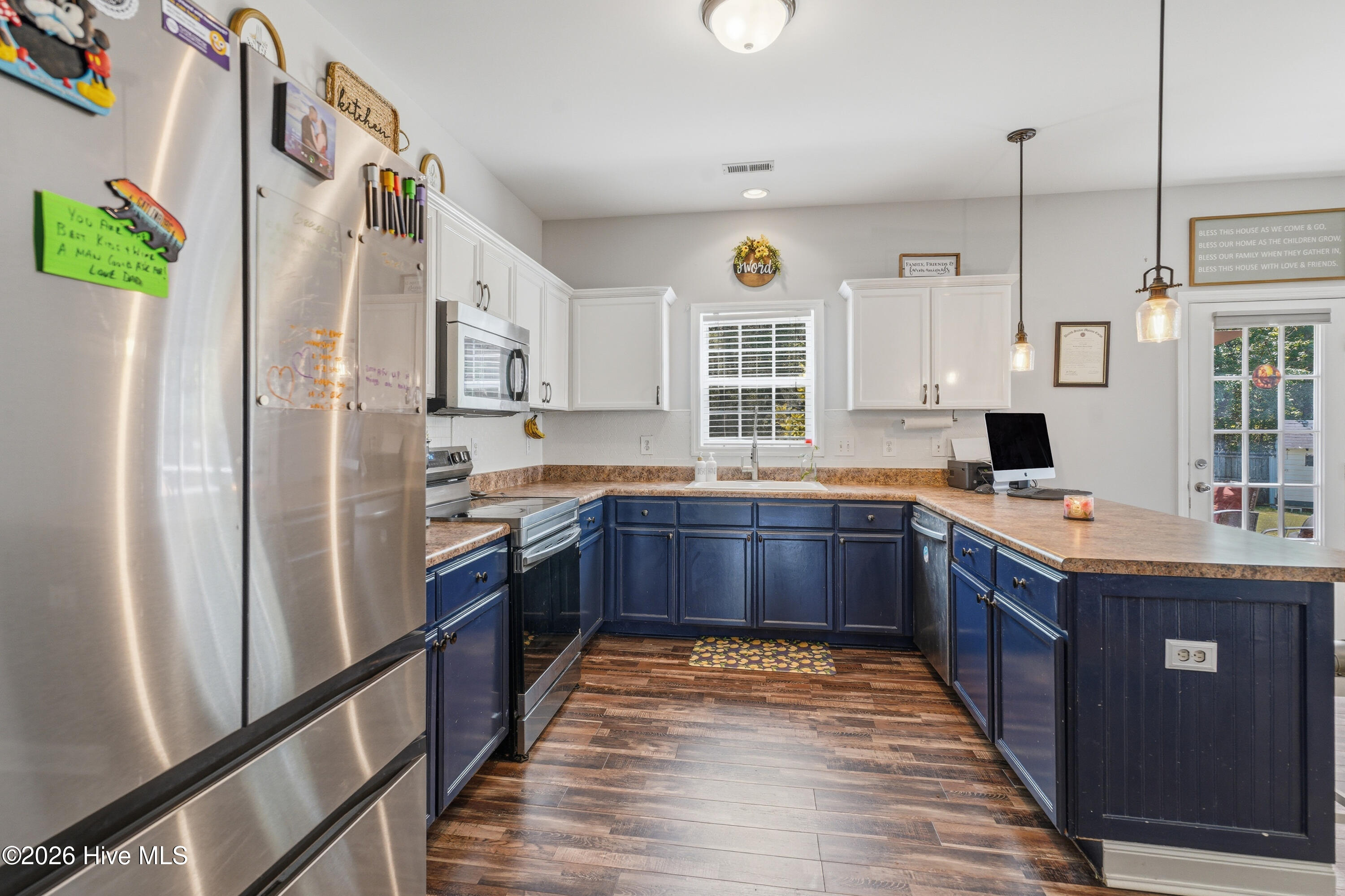 100569622 | Photo 11