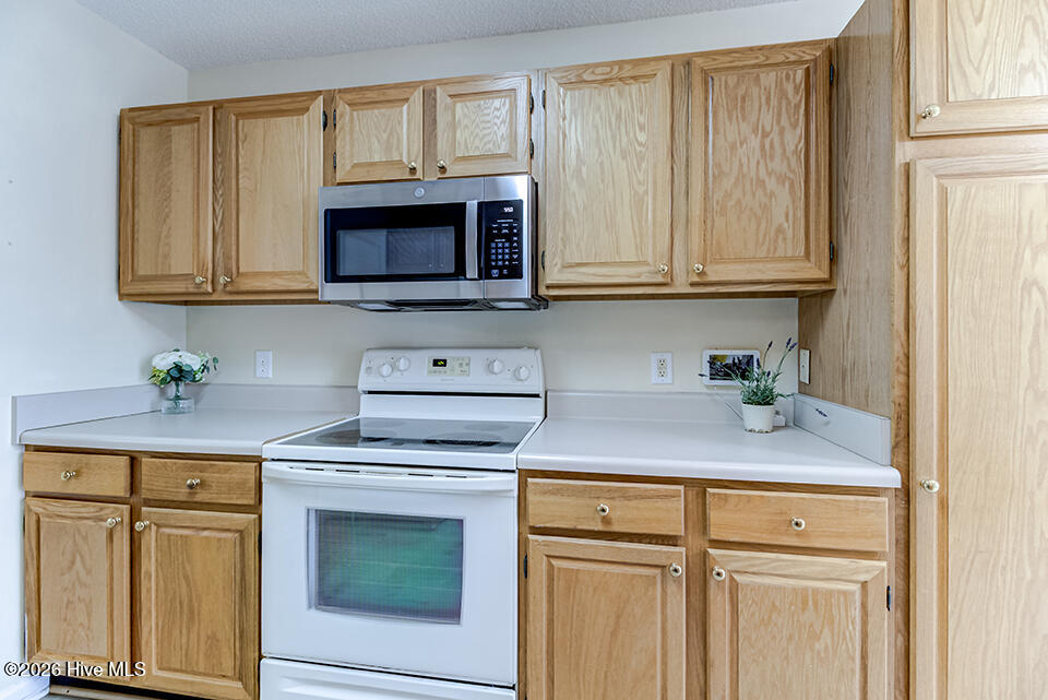 100553077 | Photo 16