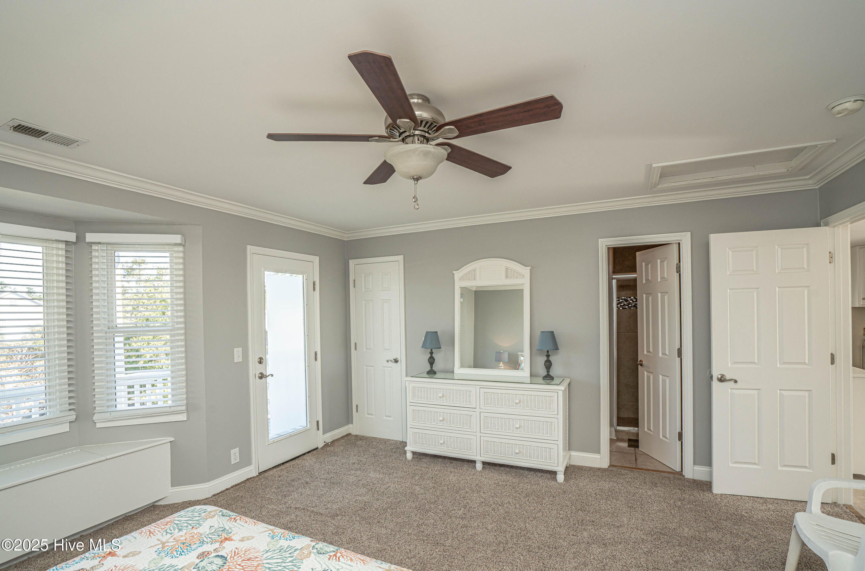 100539099 | Photo 67