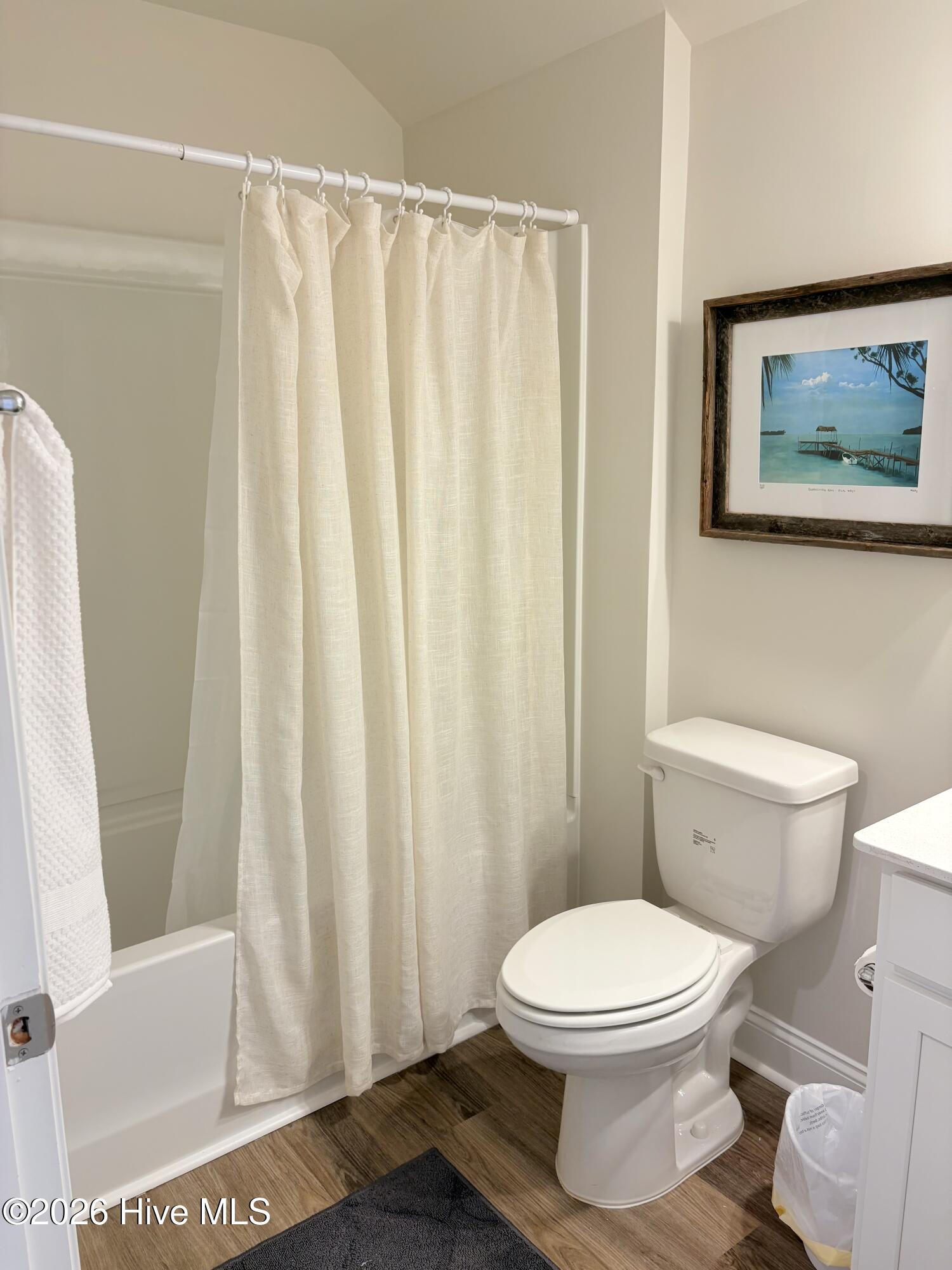 100555775 | Photo 30