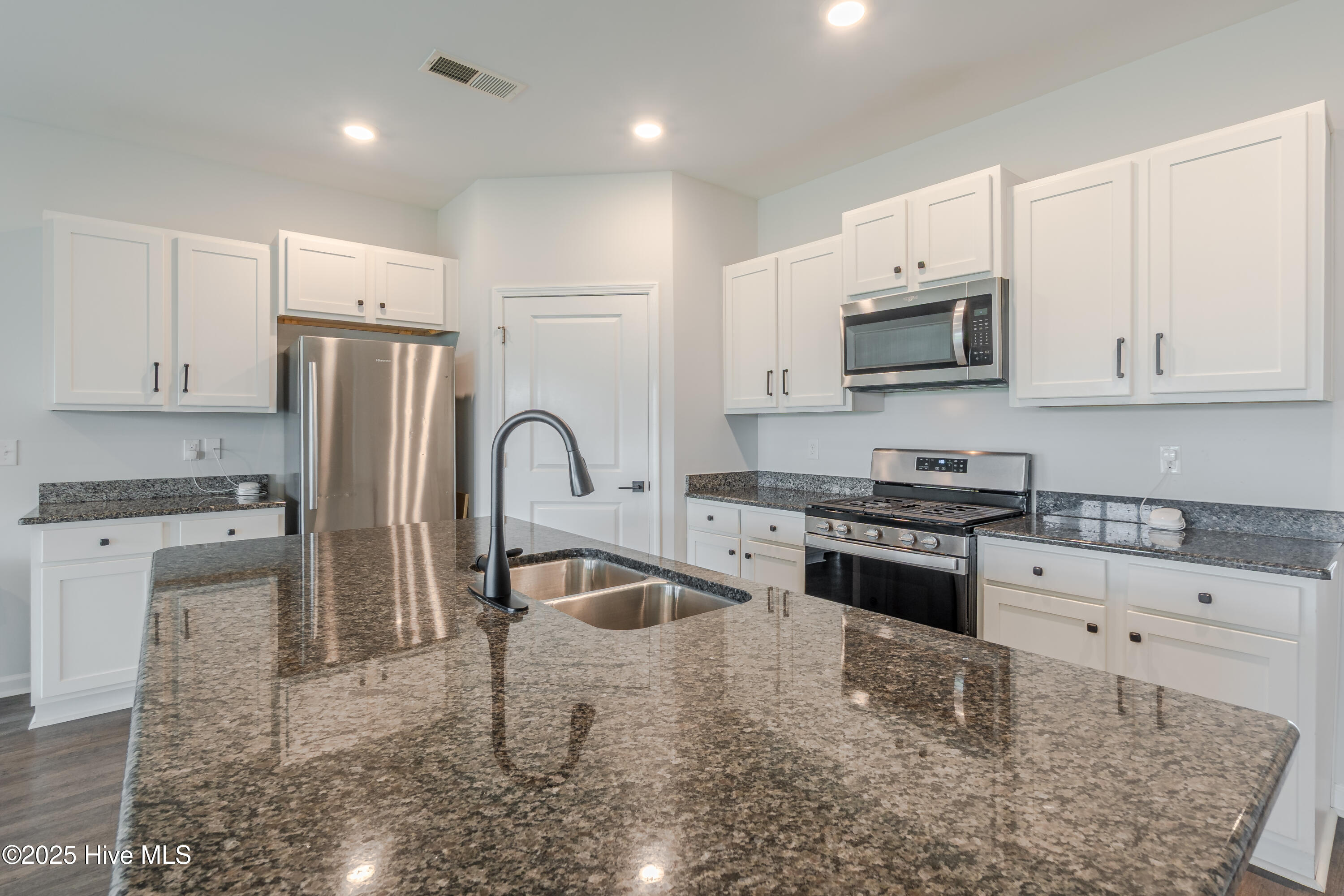 100526053 | Photo 17