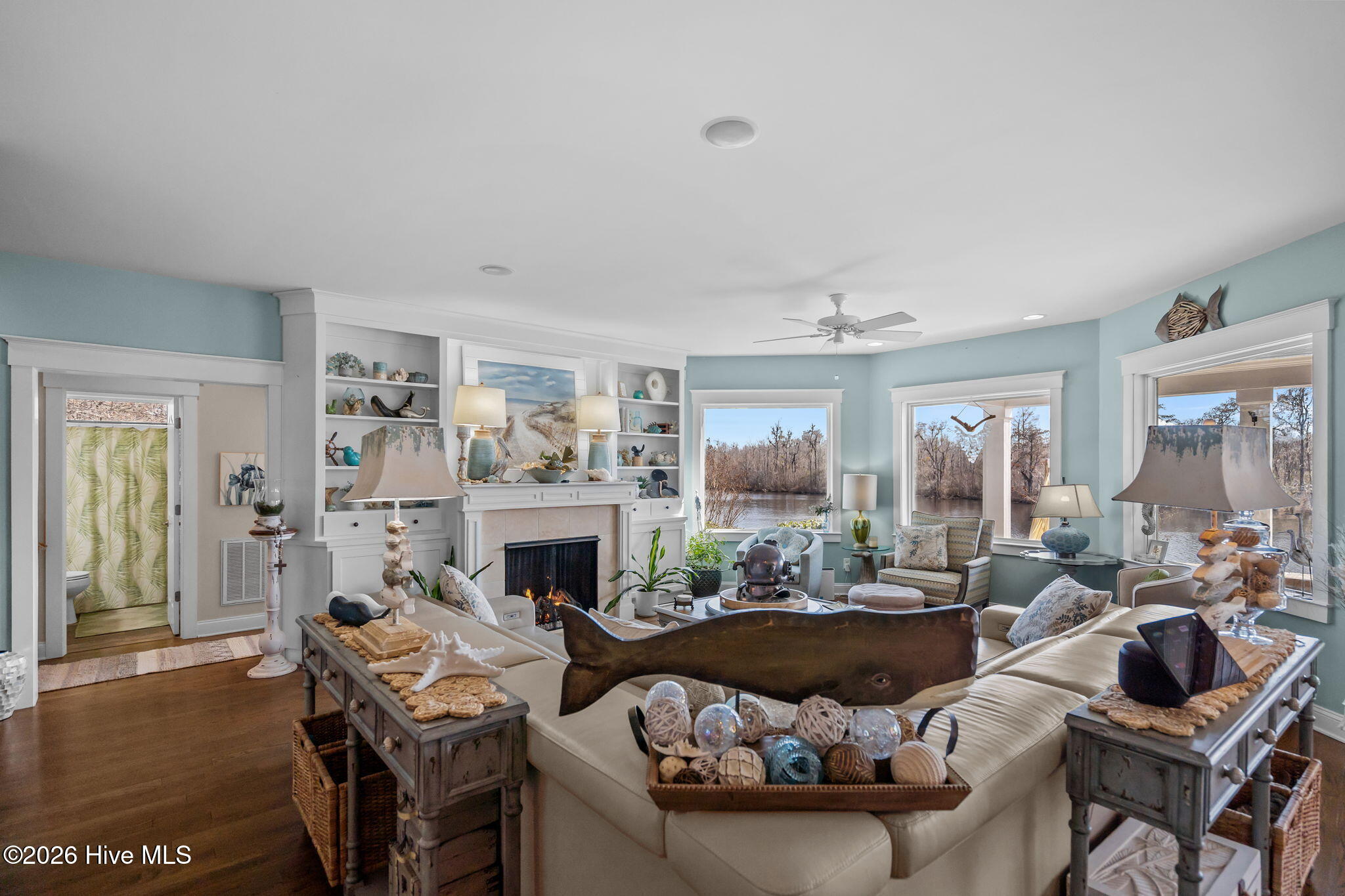 100555800 | Photo 12