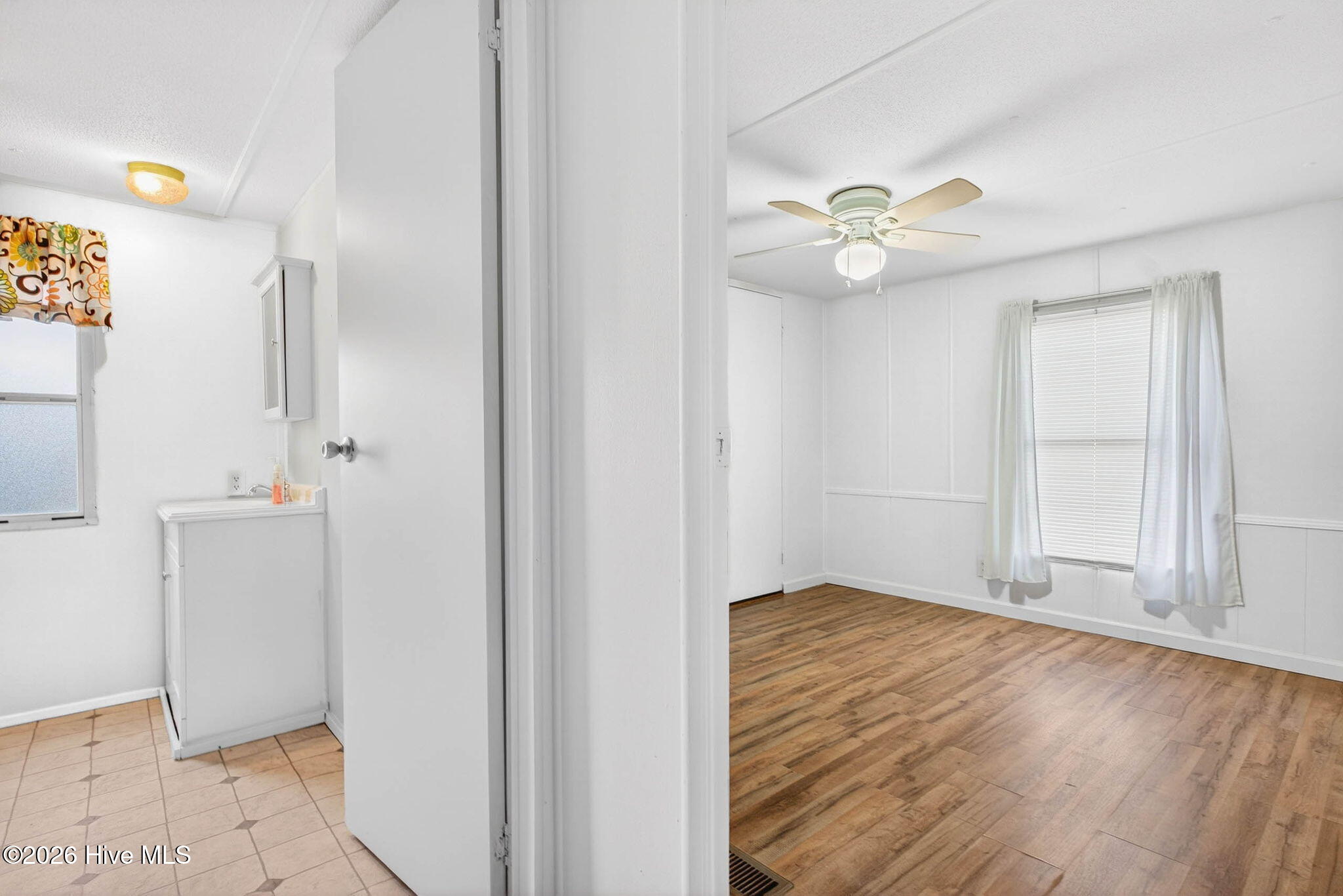 100564945 | Photo 16