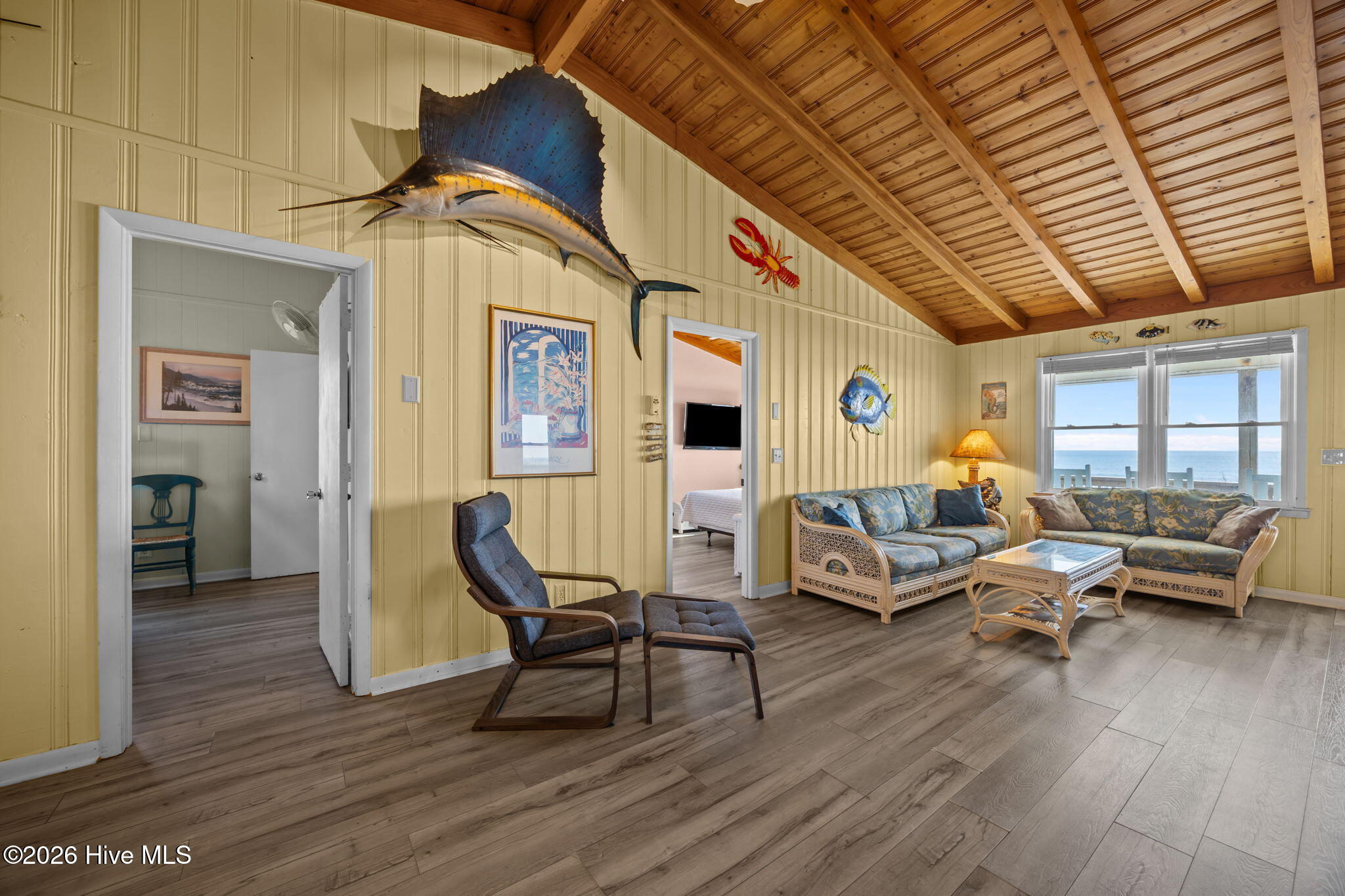 100550375 | Photo 14