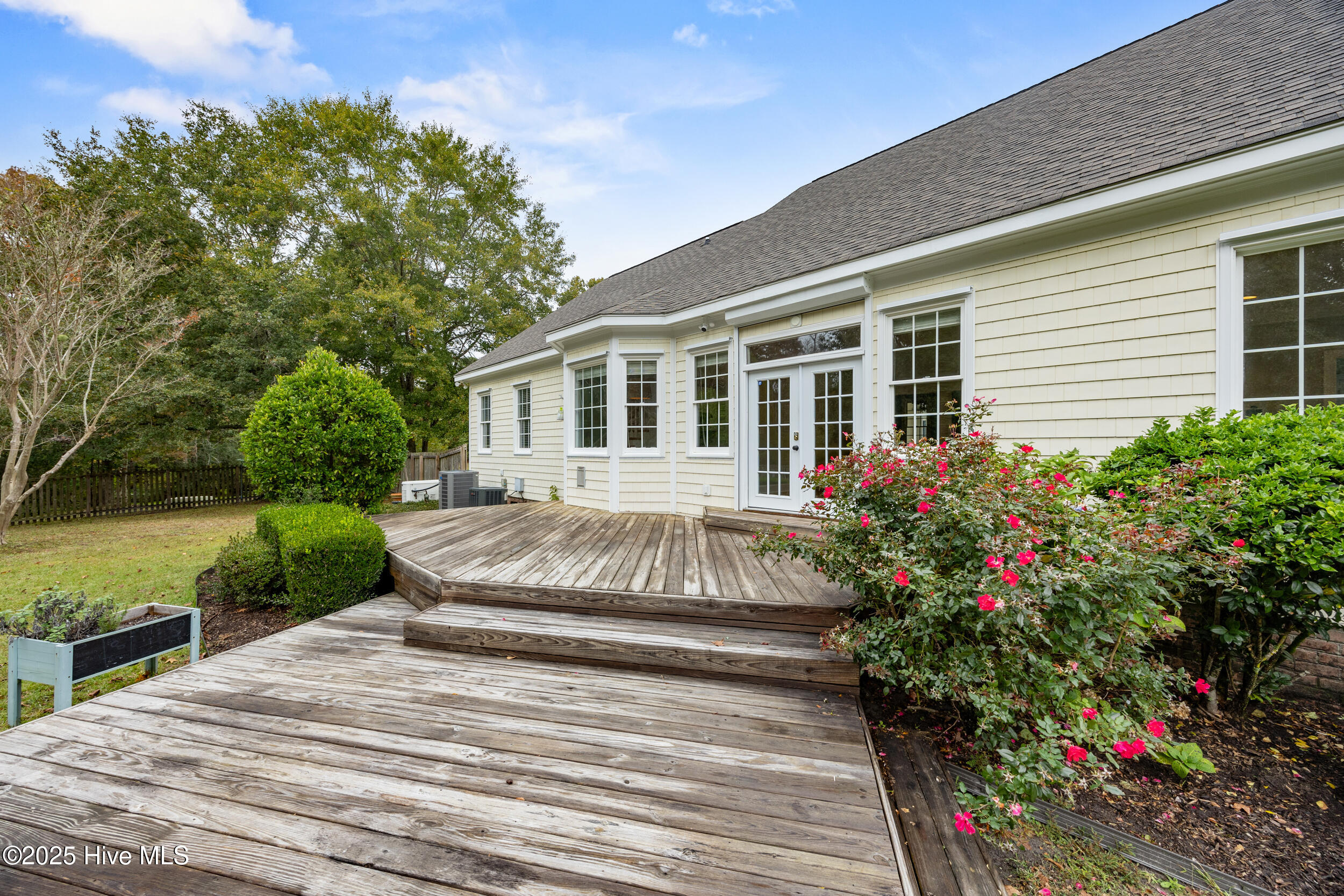 100538720 | Photo 57