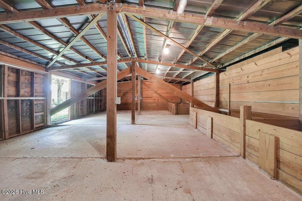 100557409 | Photo 42