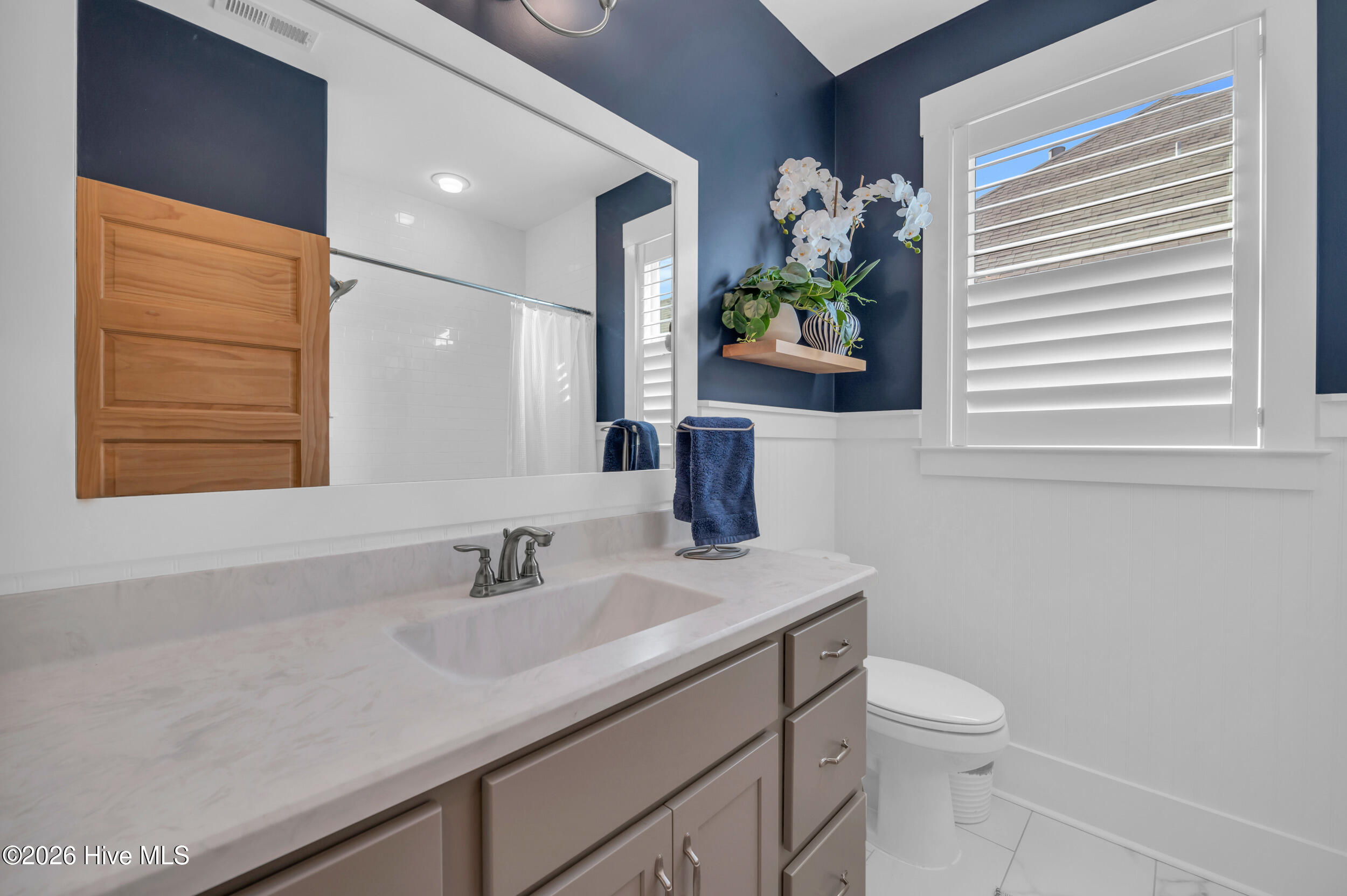 100550719 | Photo 34