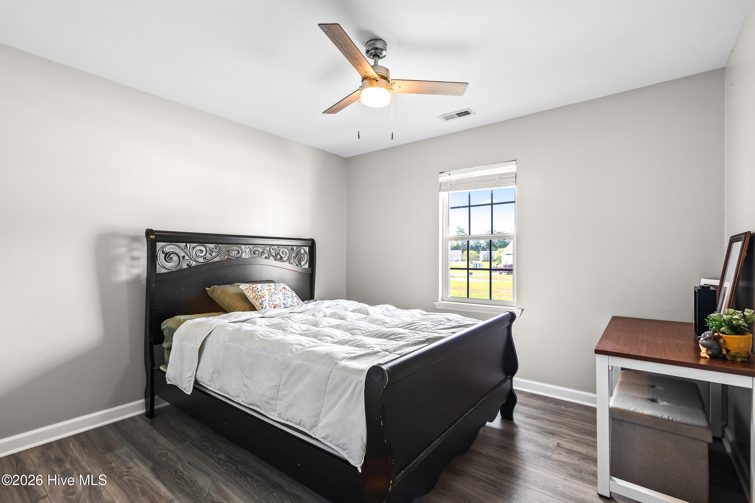 100568370 | Photo 17