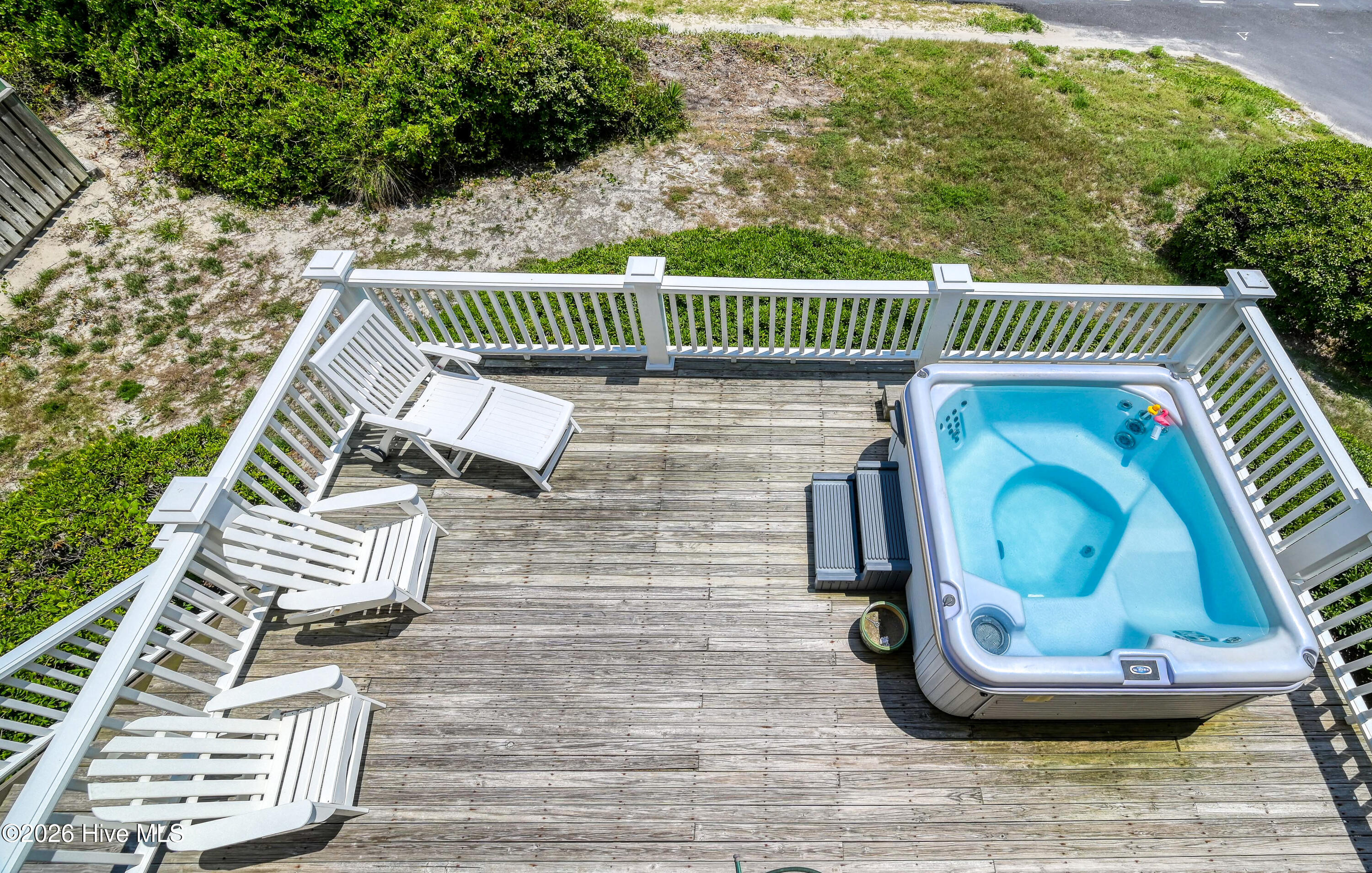 100567978 | Photo 35