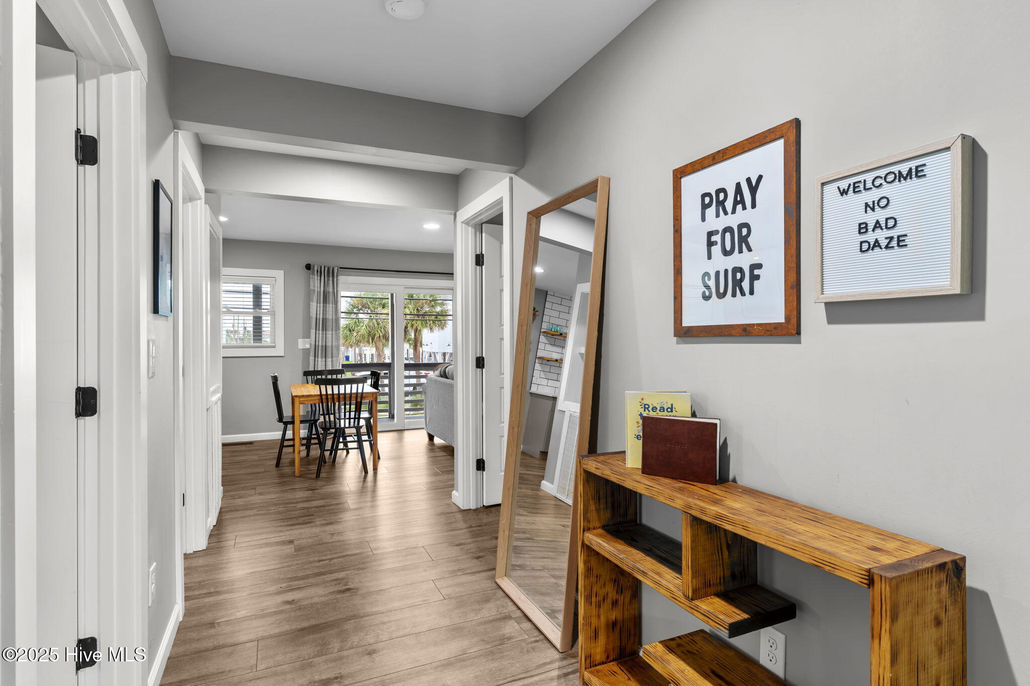 100526073 | Photo 24