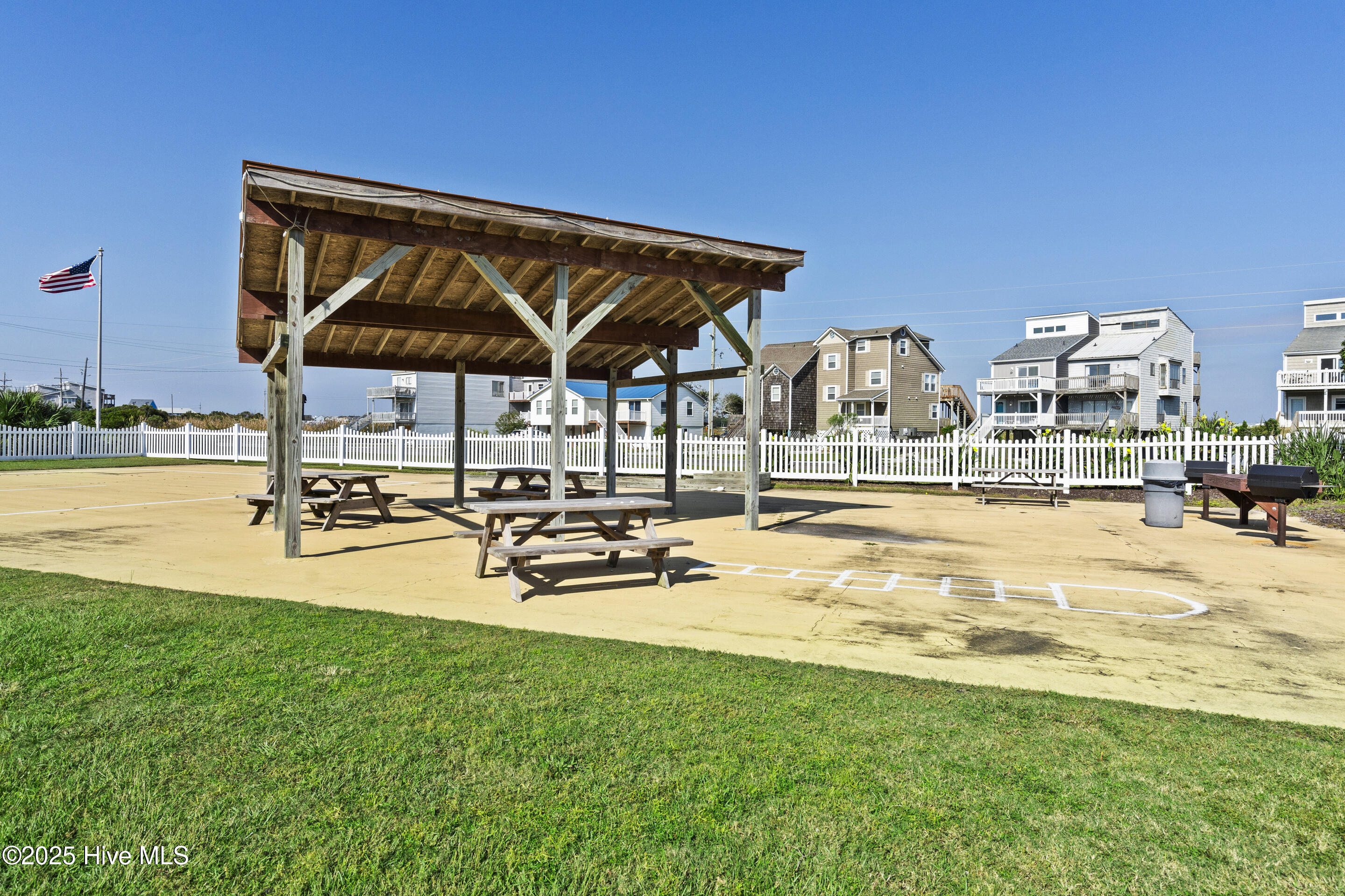 100529356 | Photo 42