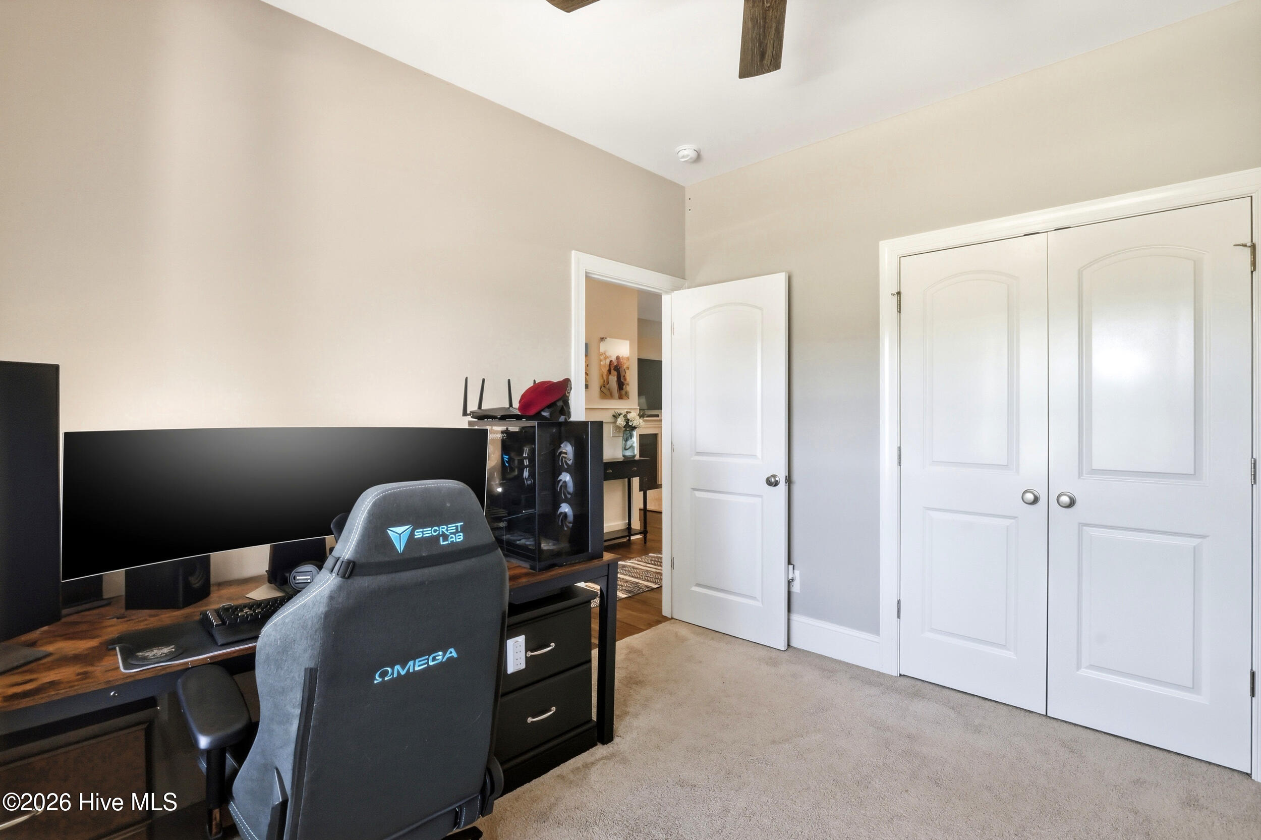 100569214 | Photo 32