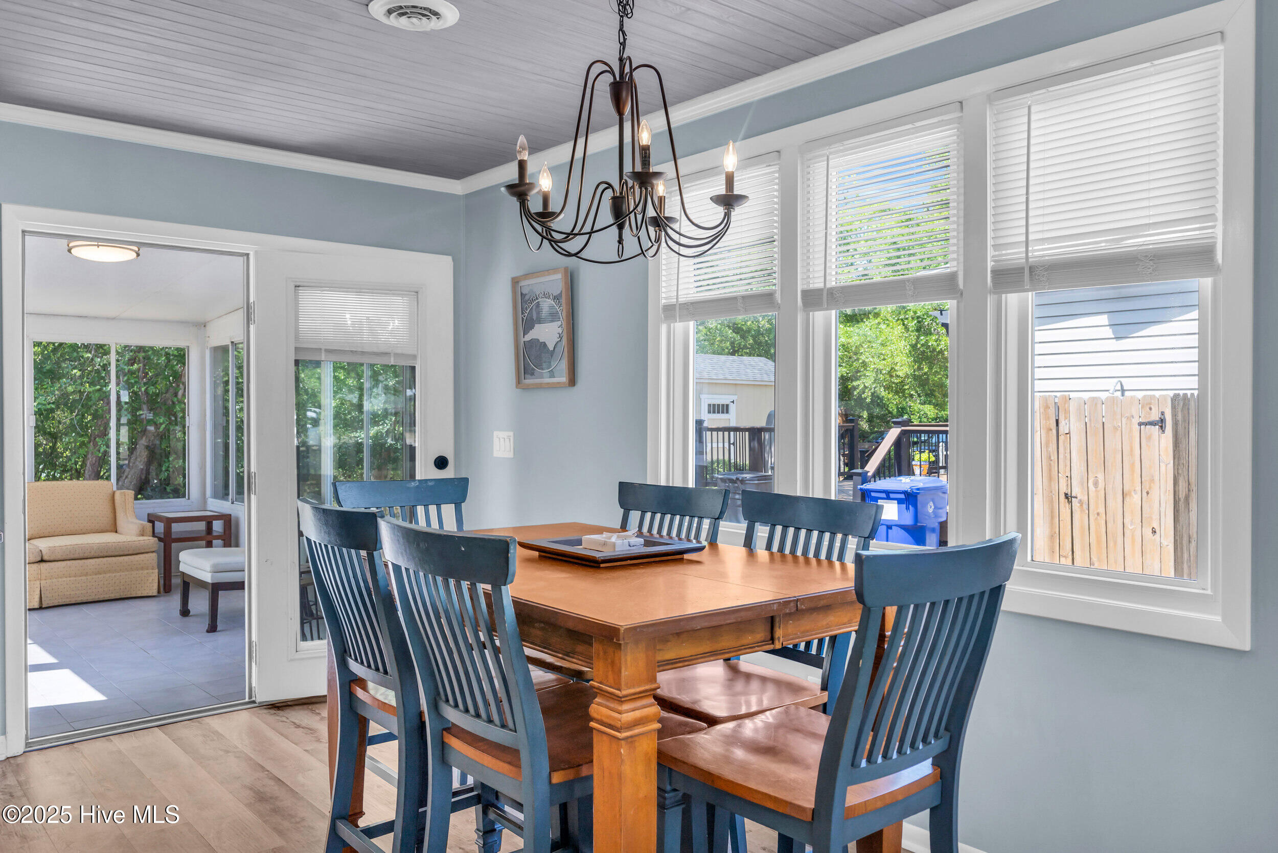 100505255 | Photo 13