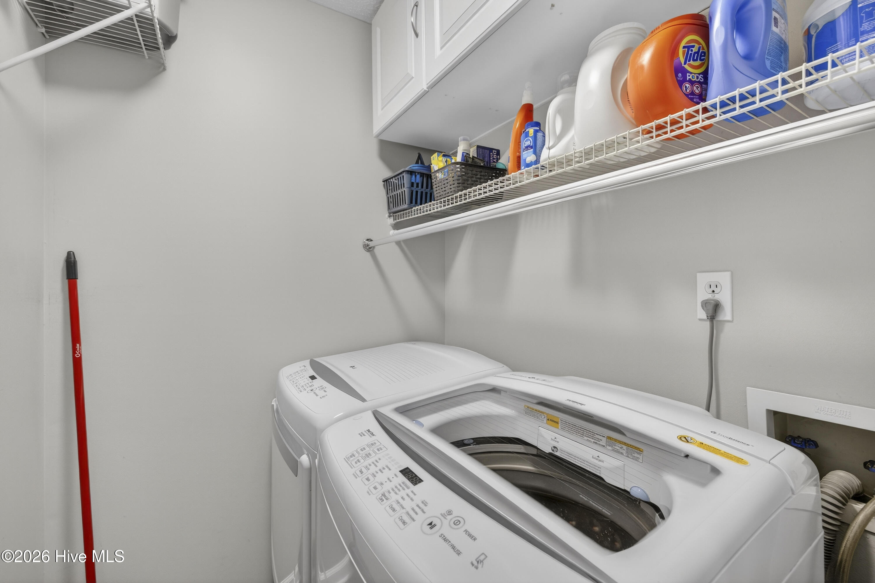 100557821 | Photo 27