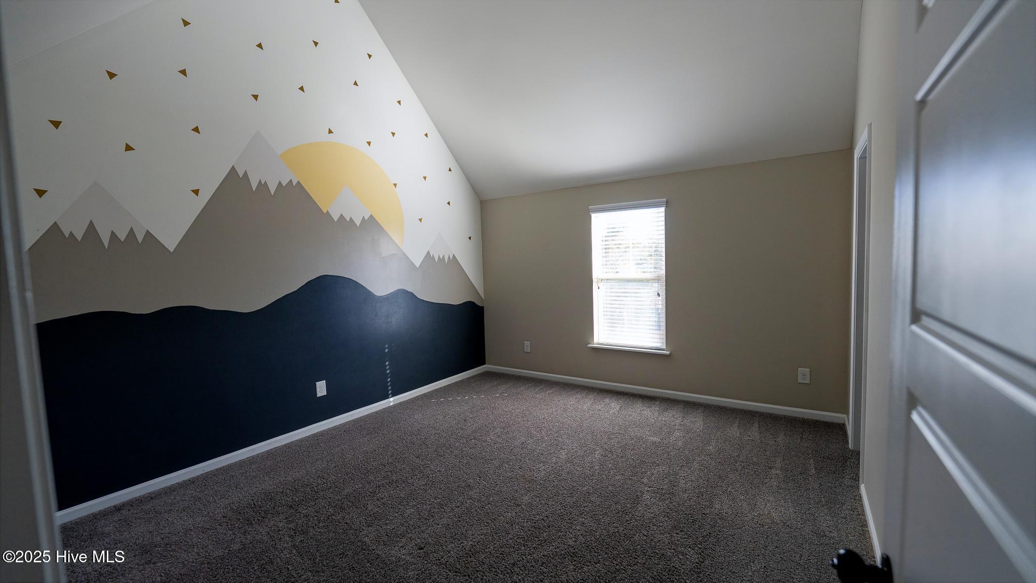 100545040 | Photo 33