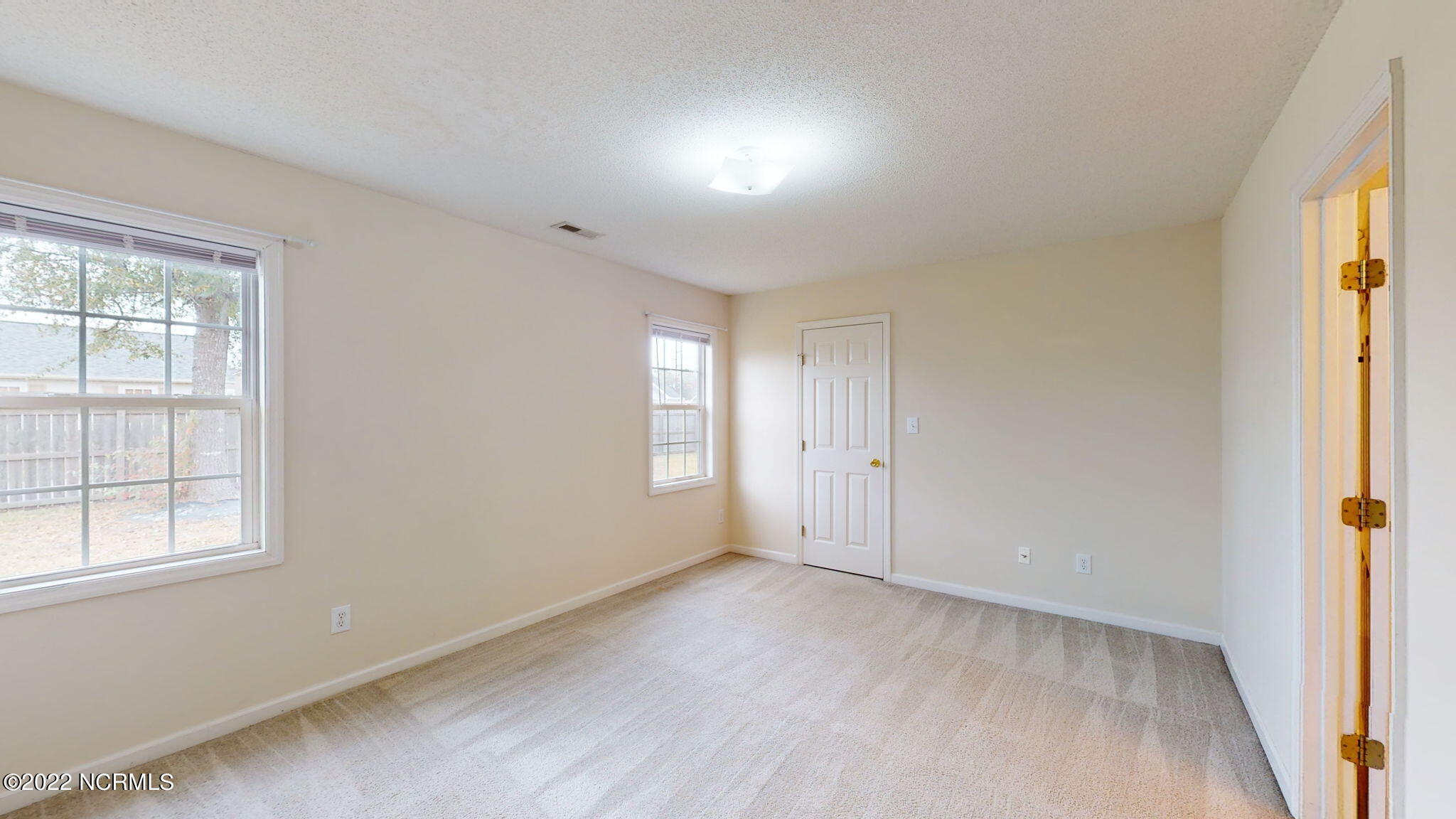 100550244 | Photo 24