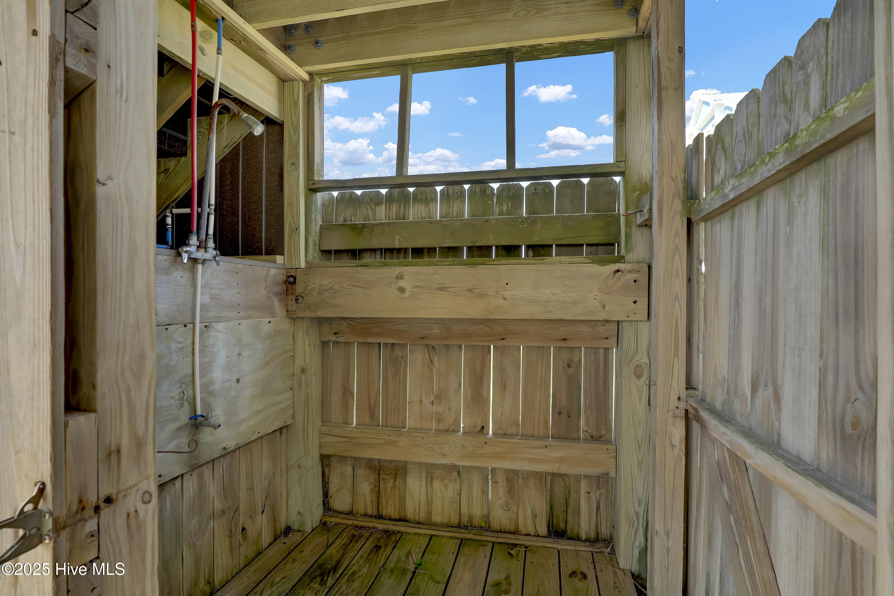 100538324 | Photo 60