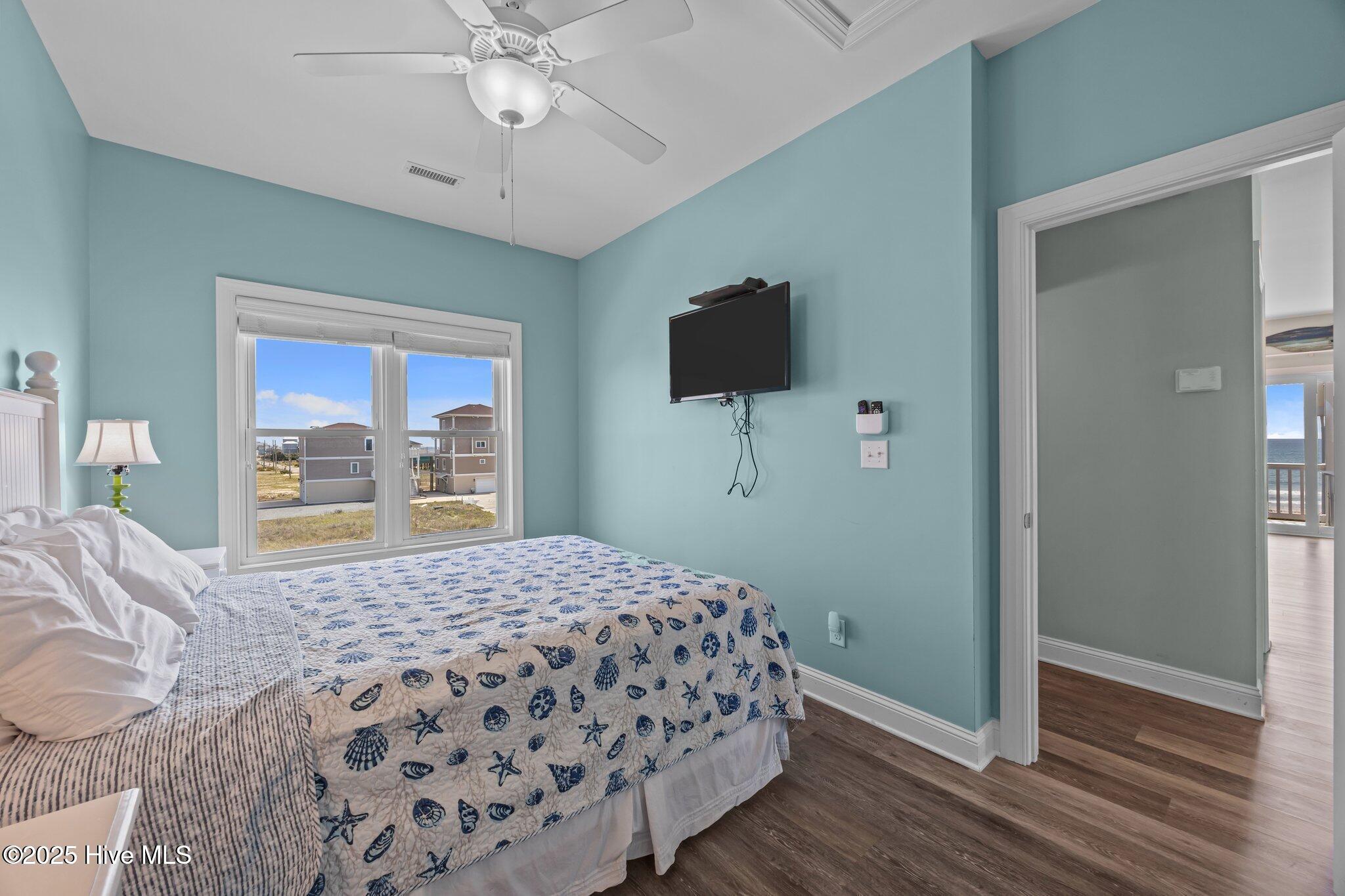 100535053 | Photo 44