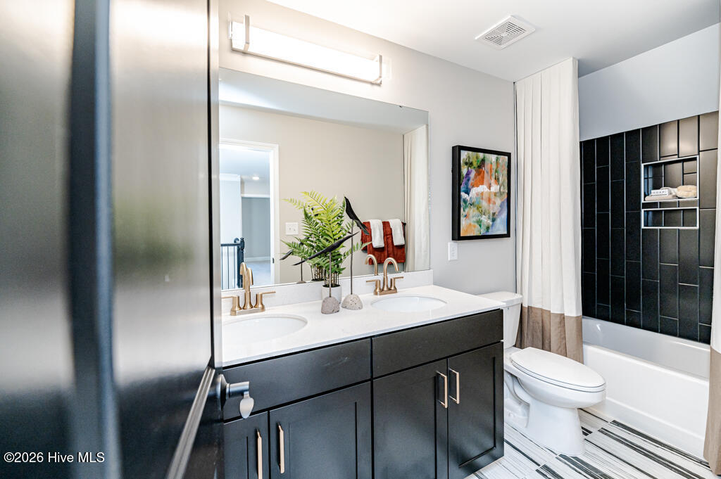 100538583 | Photo 28