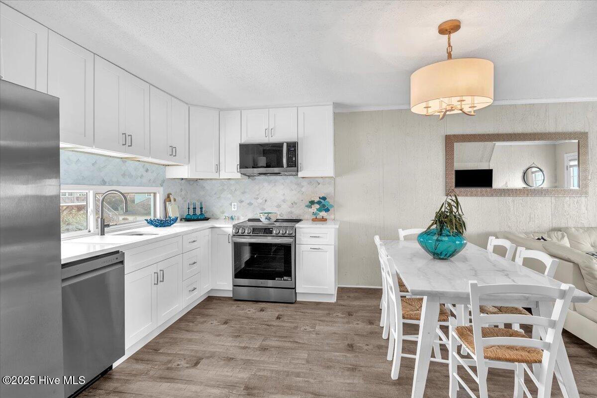 100550823 | Photo 19