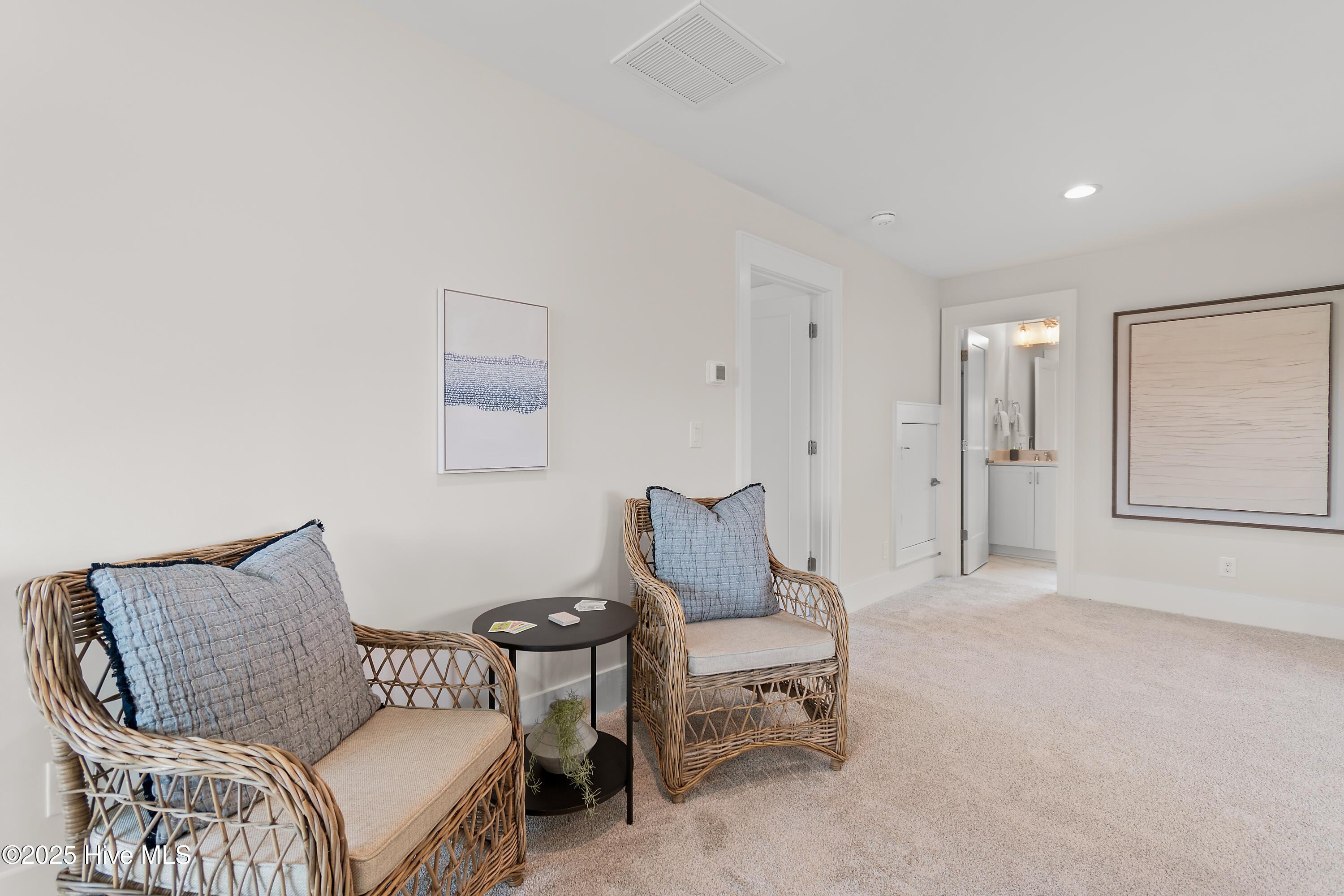 100492285 | Photo 38