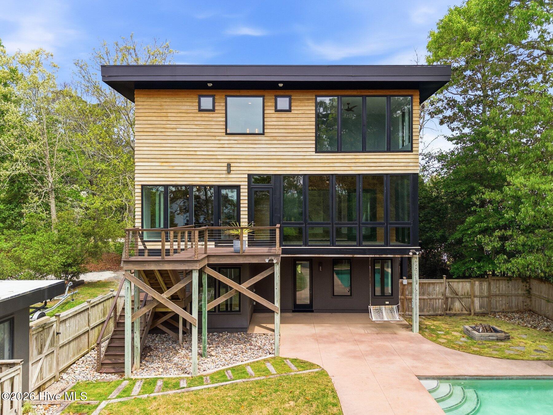 100566694 | Photo 56