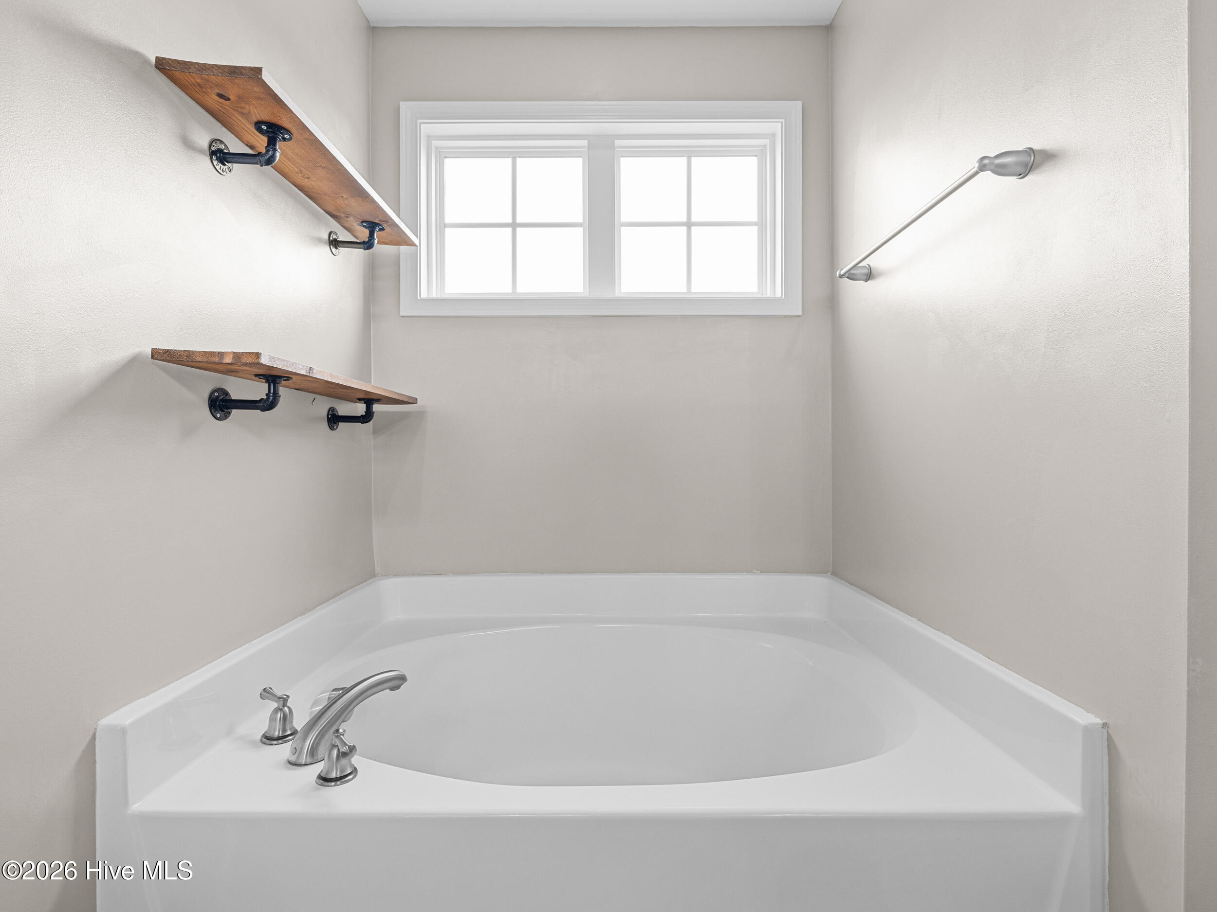 100547442 | Photo 33