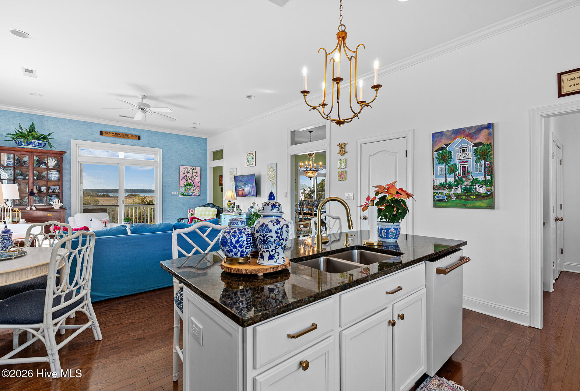 100554340 | Photo 30