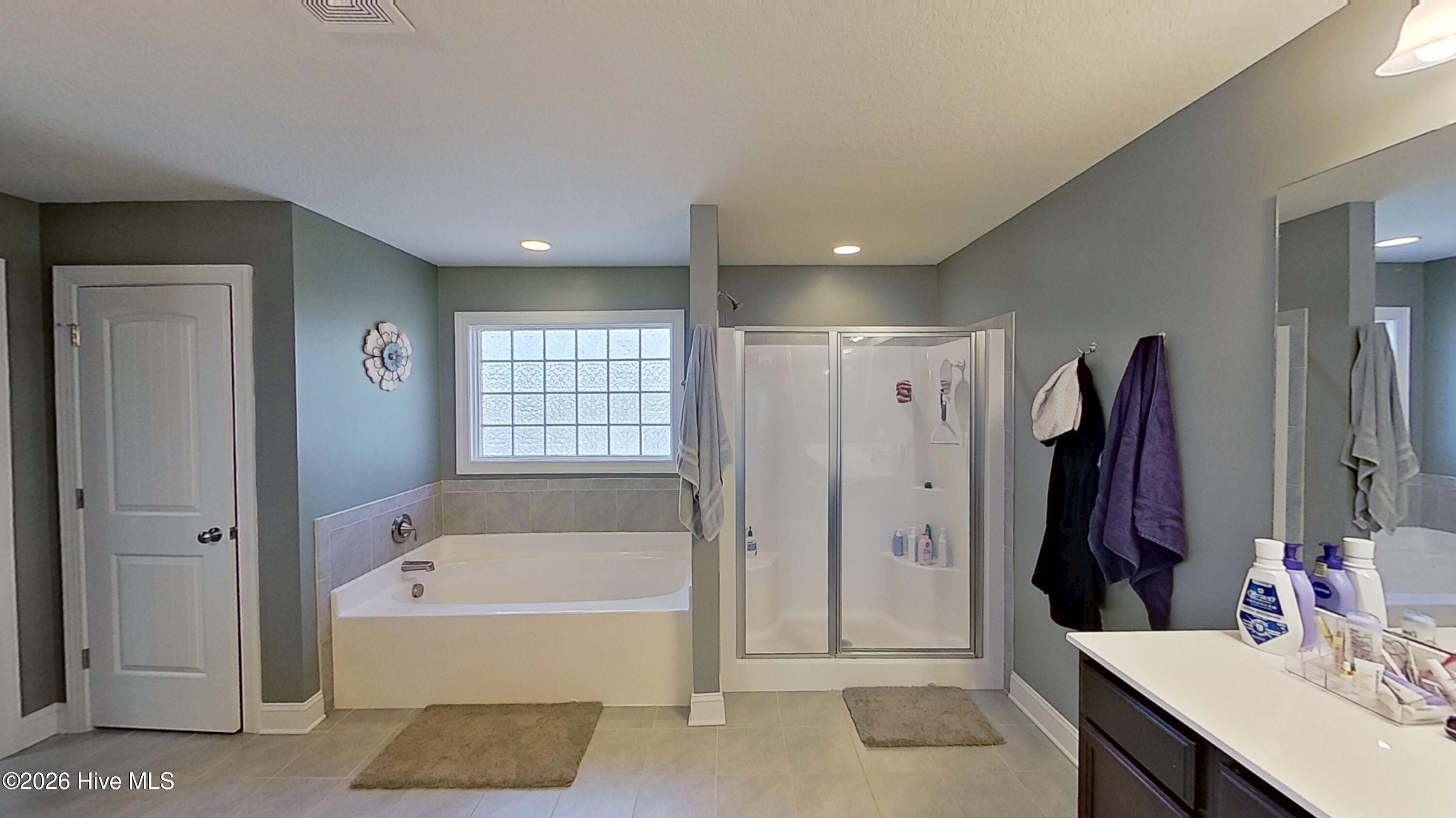 100566911 | Photo 17