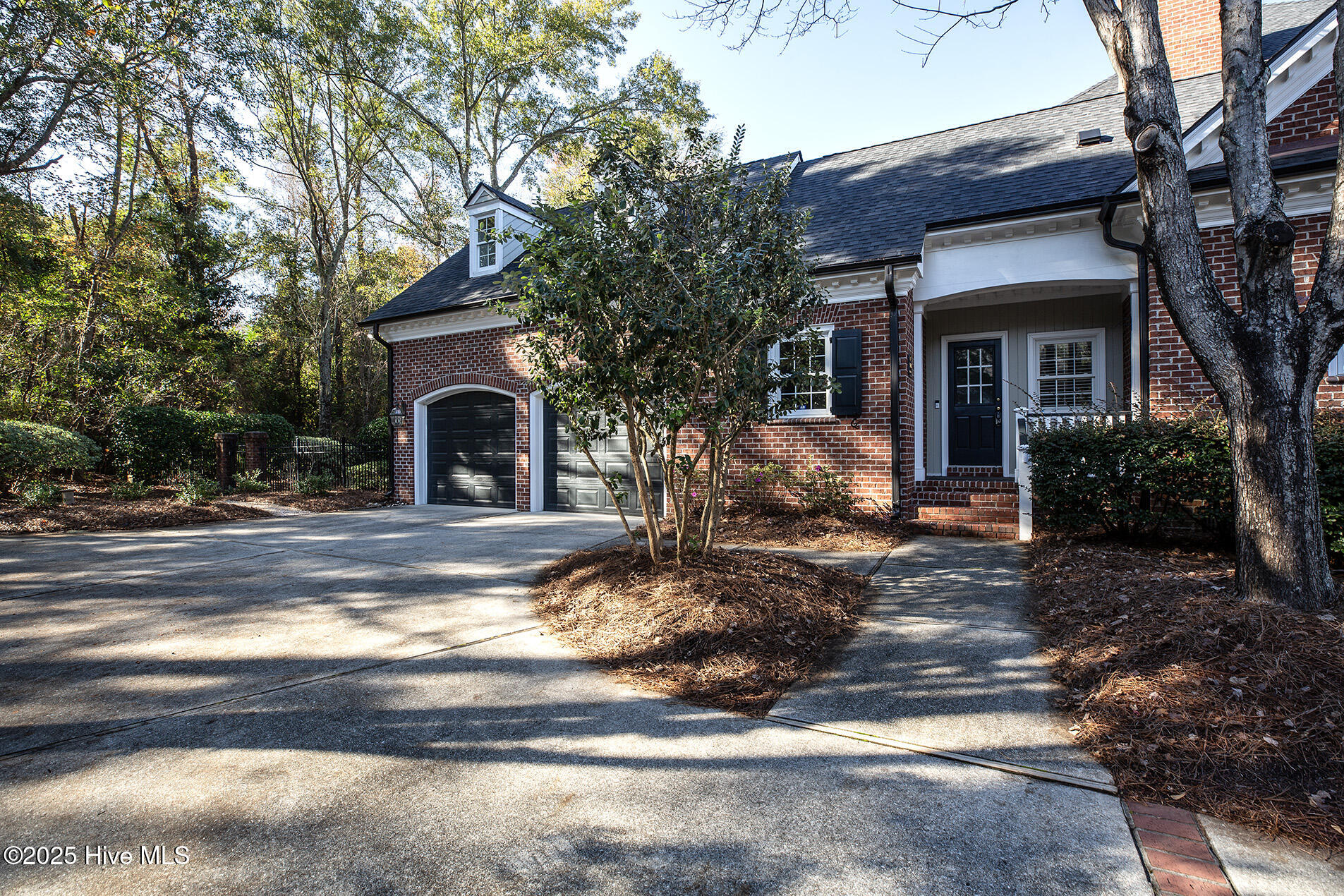 100545737 | Photo 87