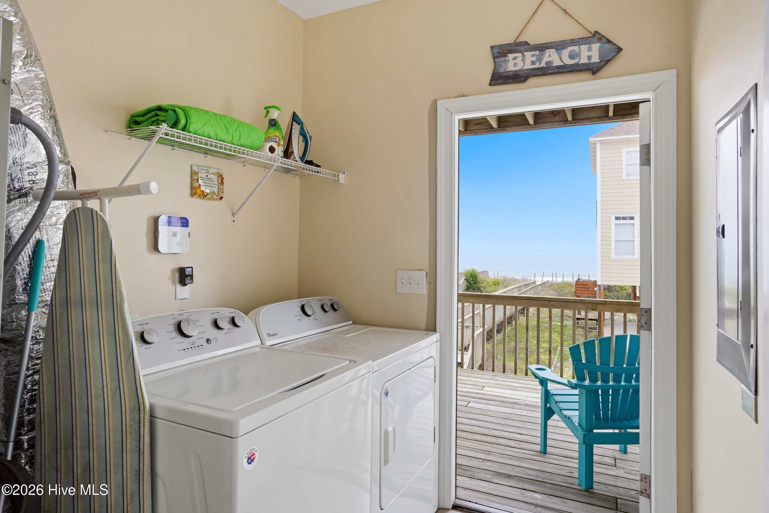 100566063 | Photo 43