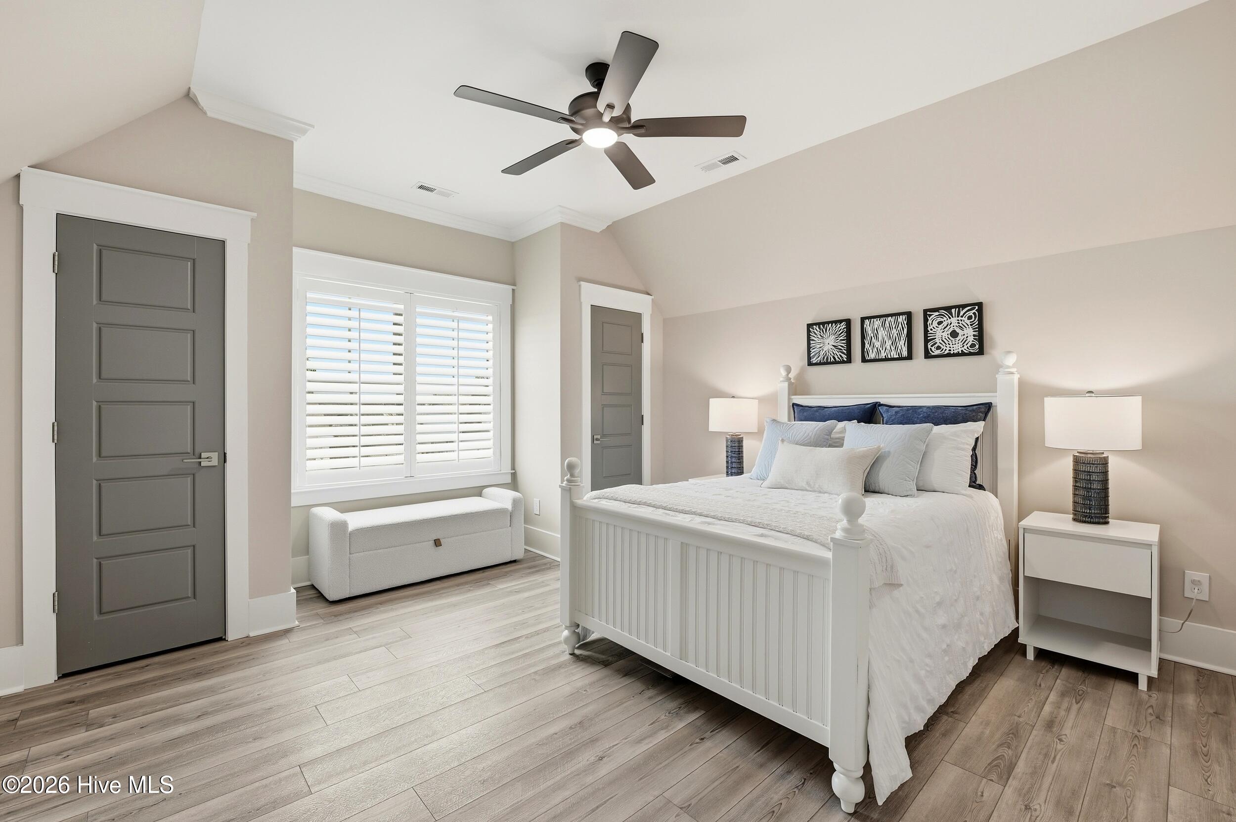 100555199 | Photo 25