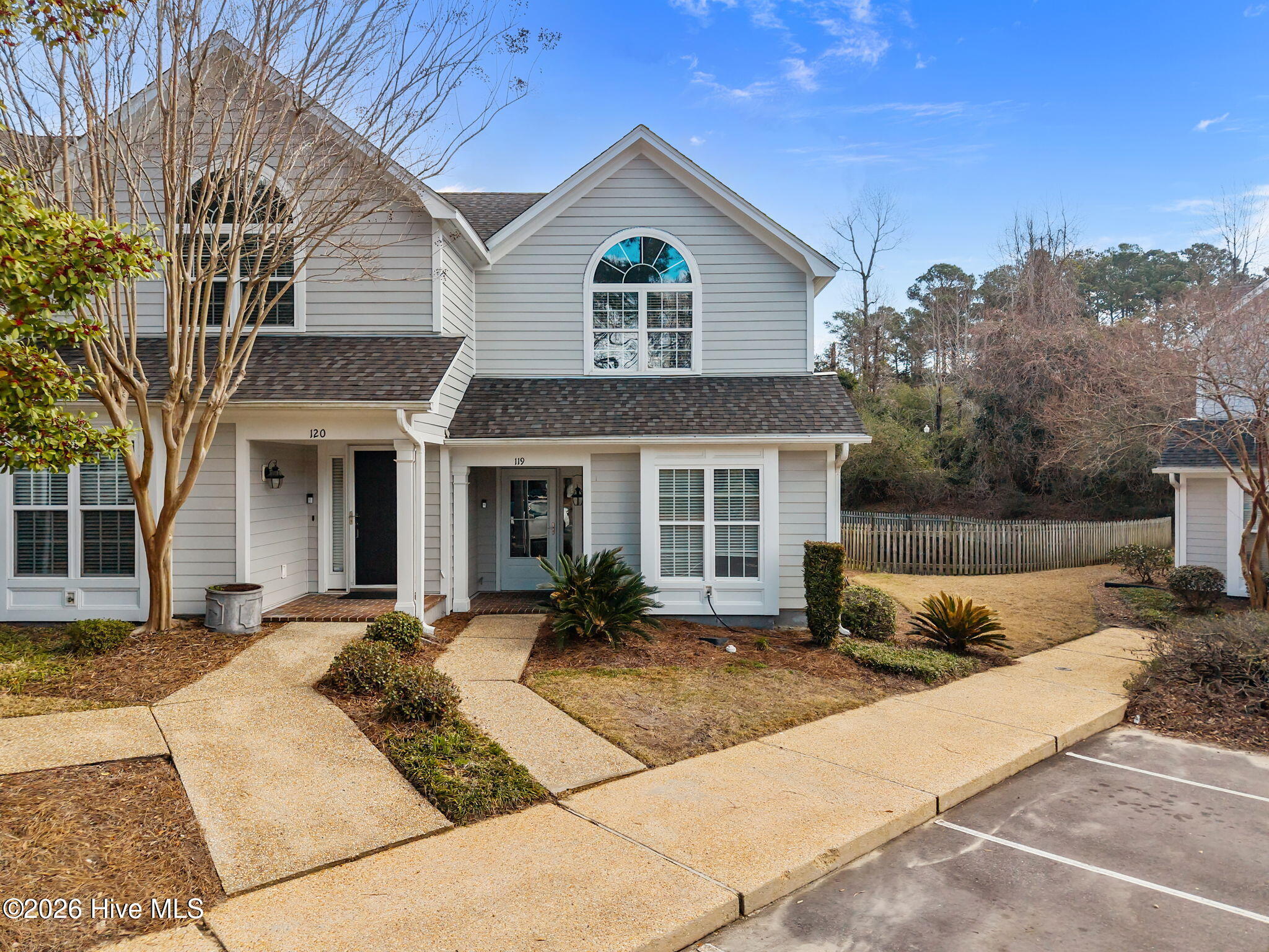 100558805 | Photo 43