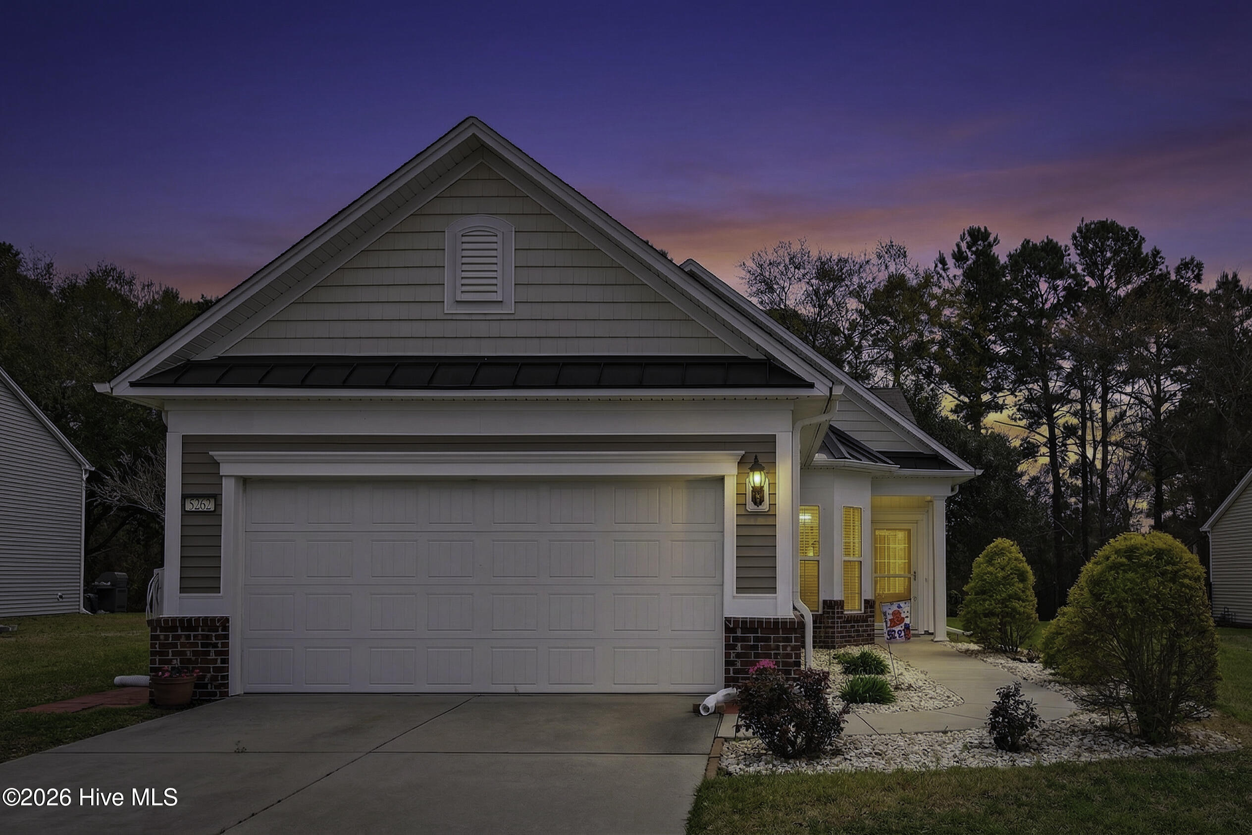 100563500 | Photo 33